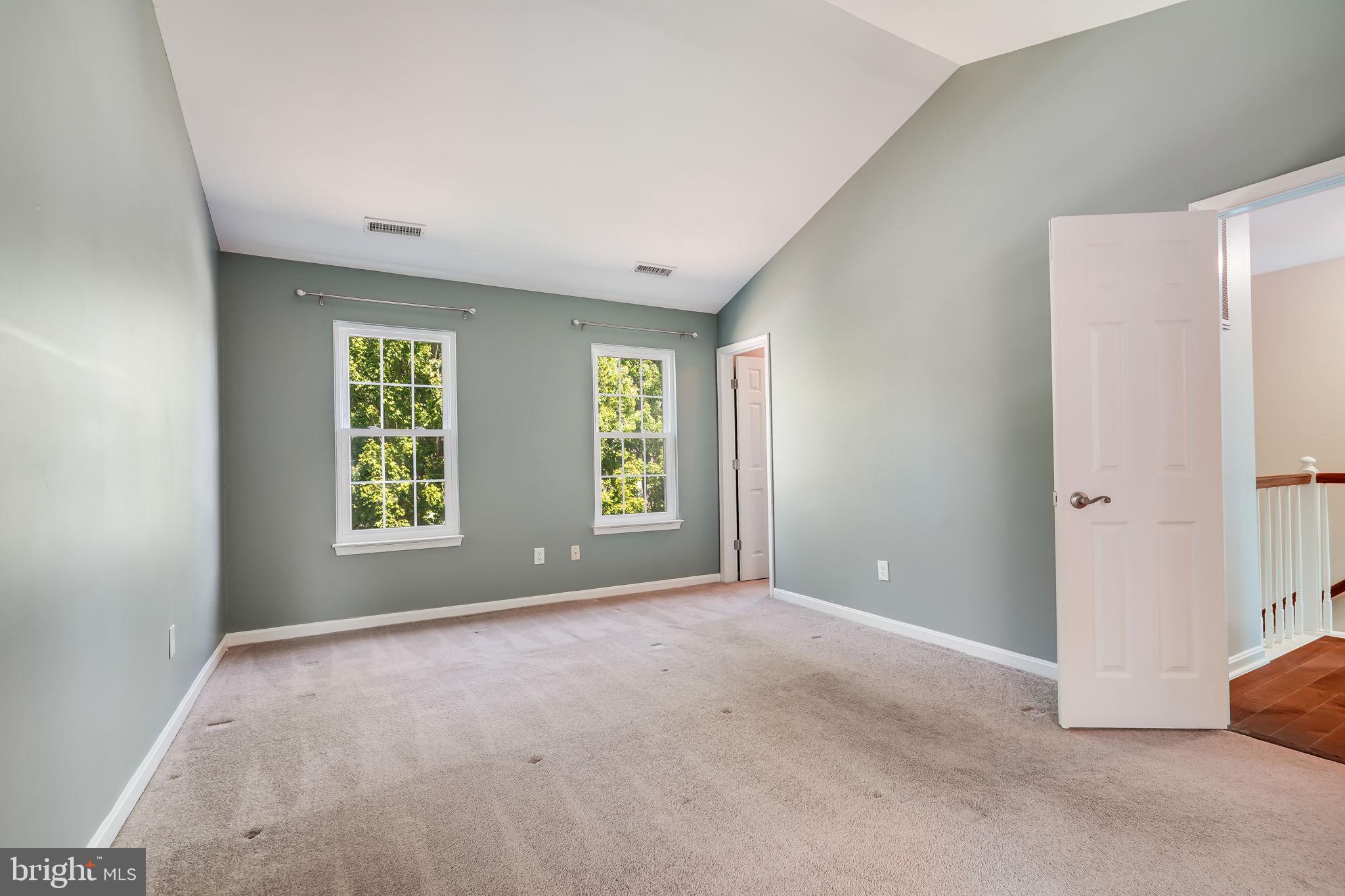 211 Foxborough DRIVE SW