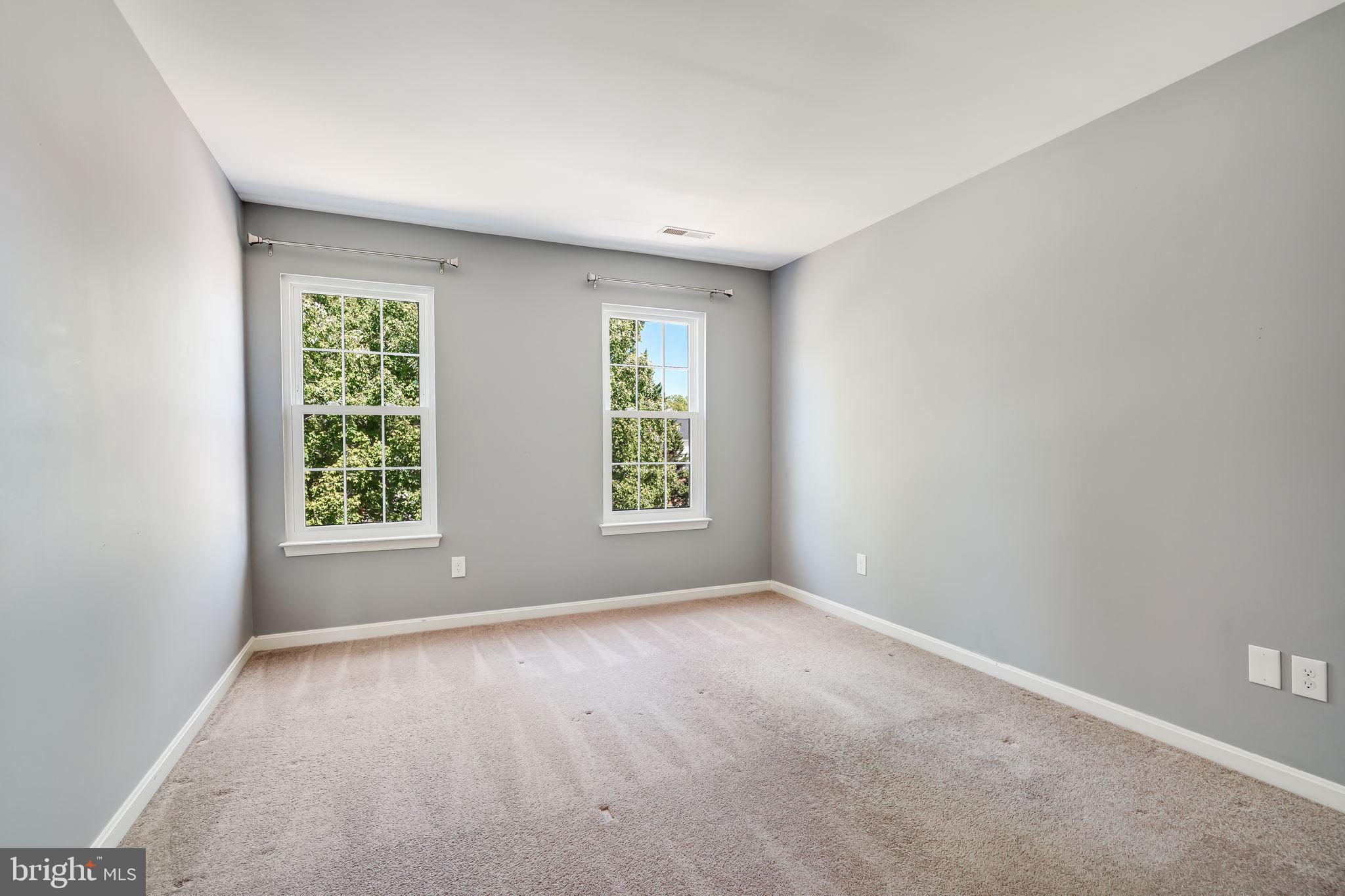 211 Foxborough DRIVE SW