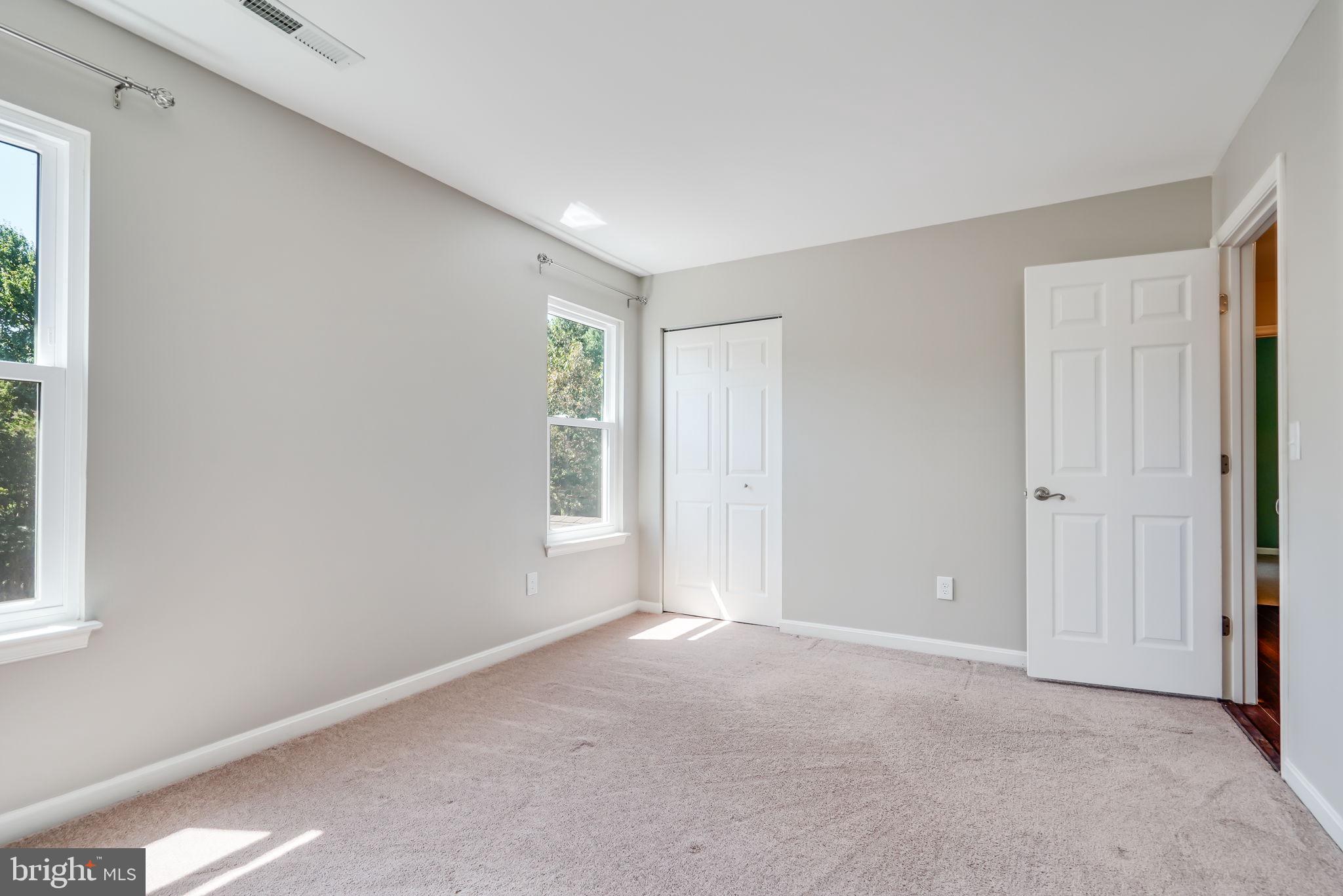 211 Foxborough DRIVE SW