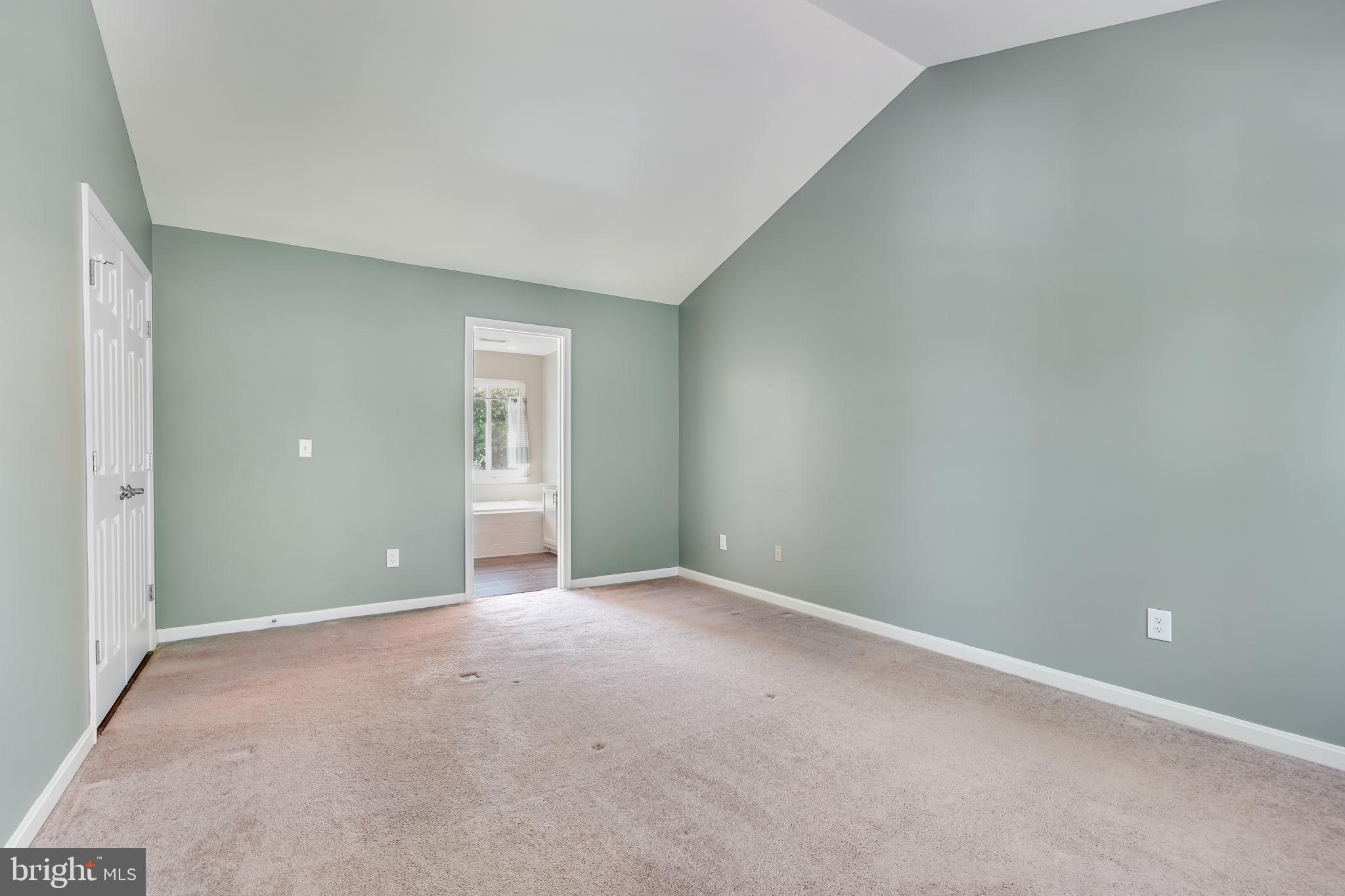211 Foxborough DRIVE SW