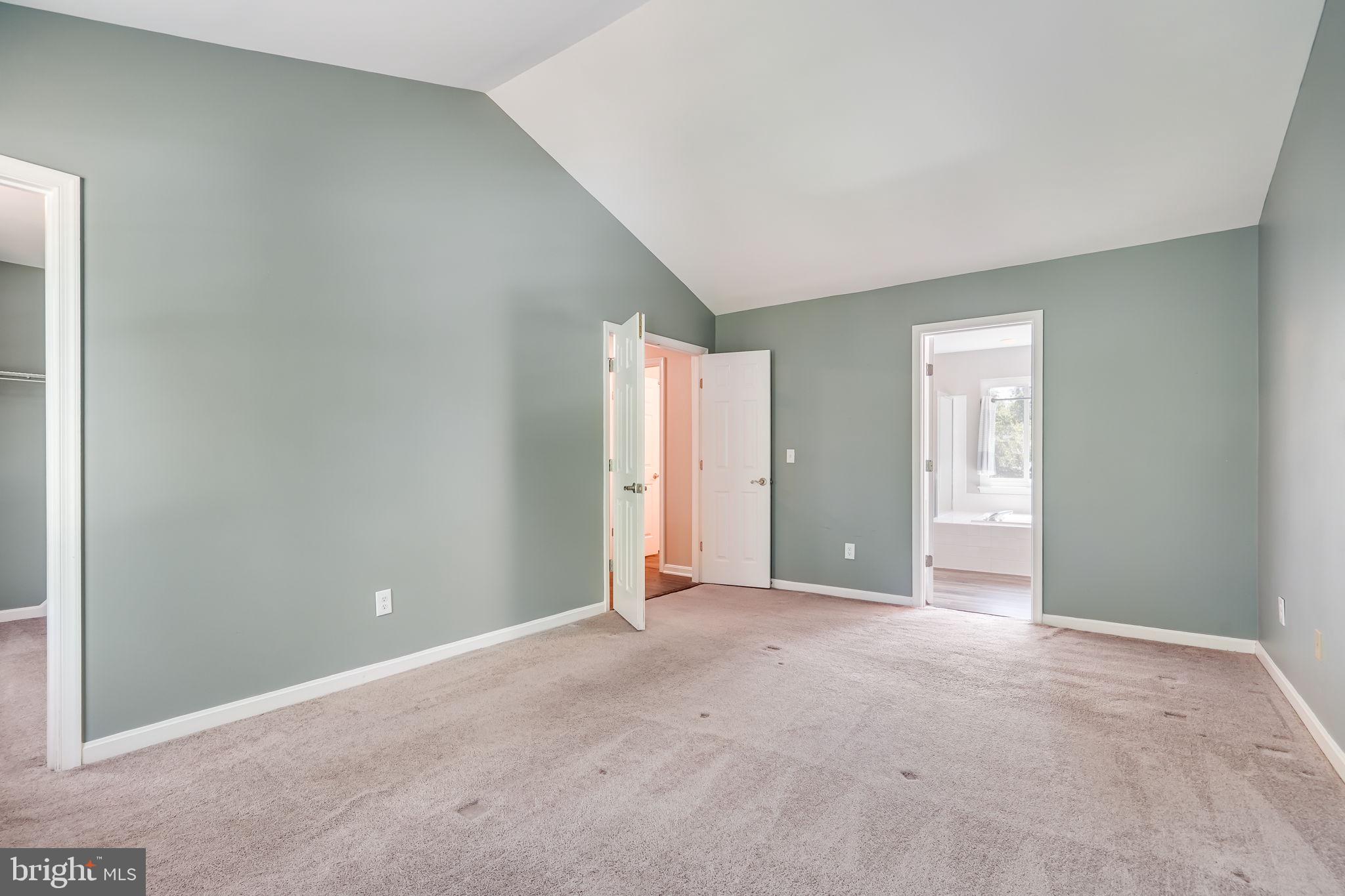 211 Foxborough DRIVE SW
