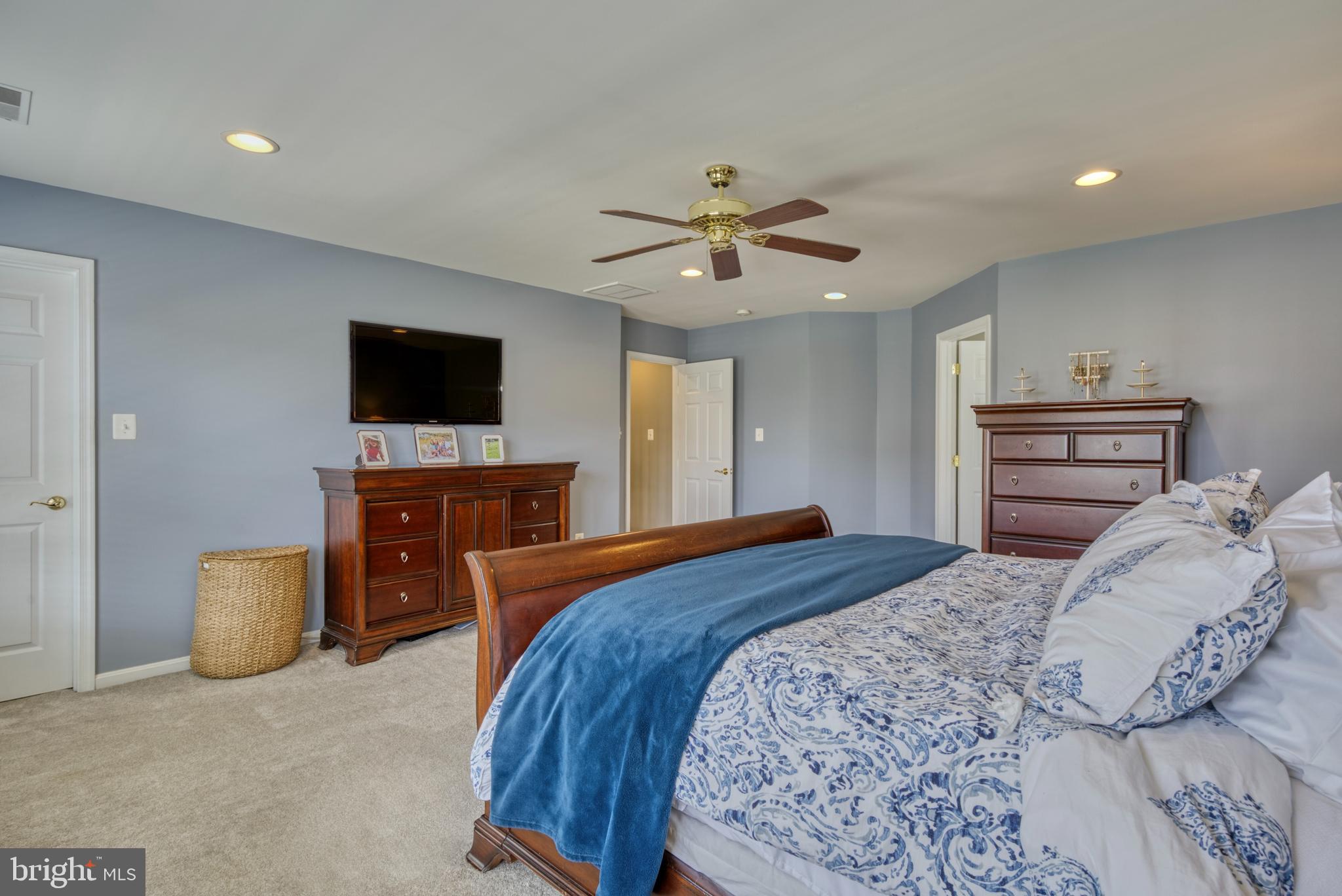 24770 Wind River DRIVE