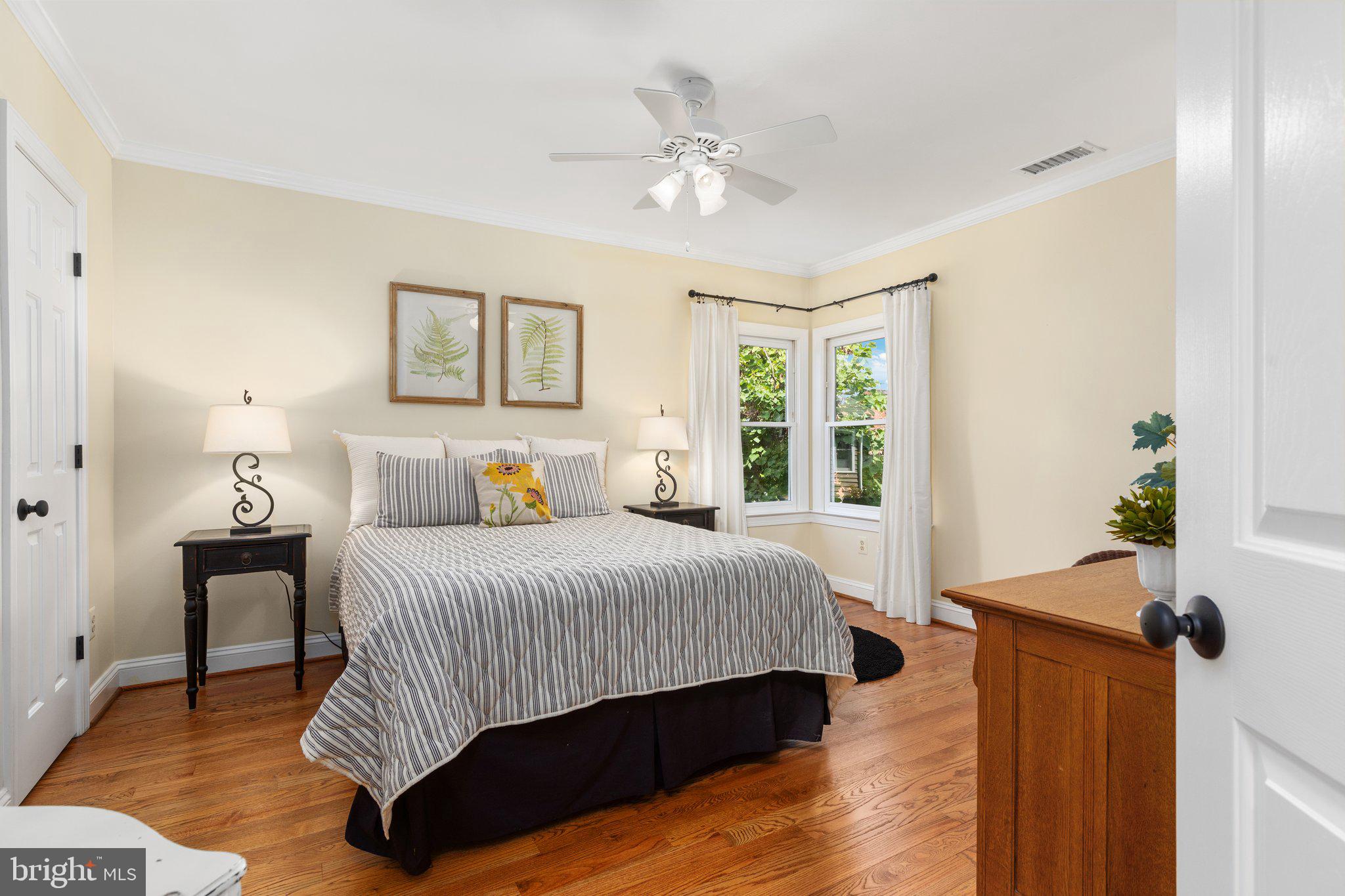 206 Andover Ct NE