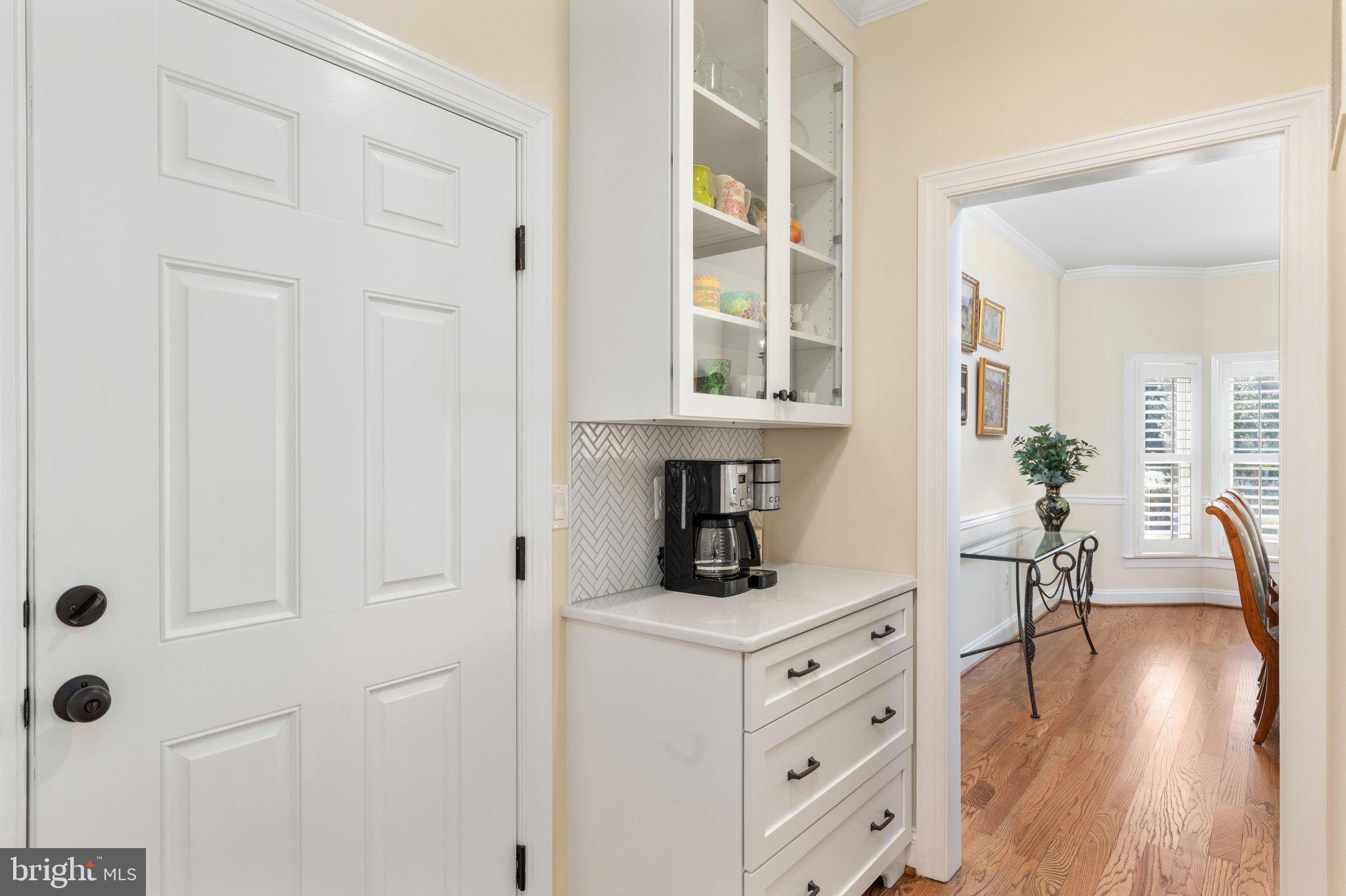 206 Andover Ct NE