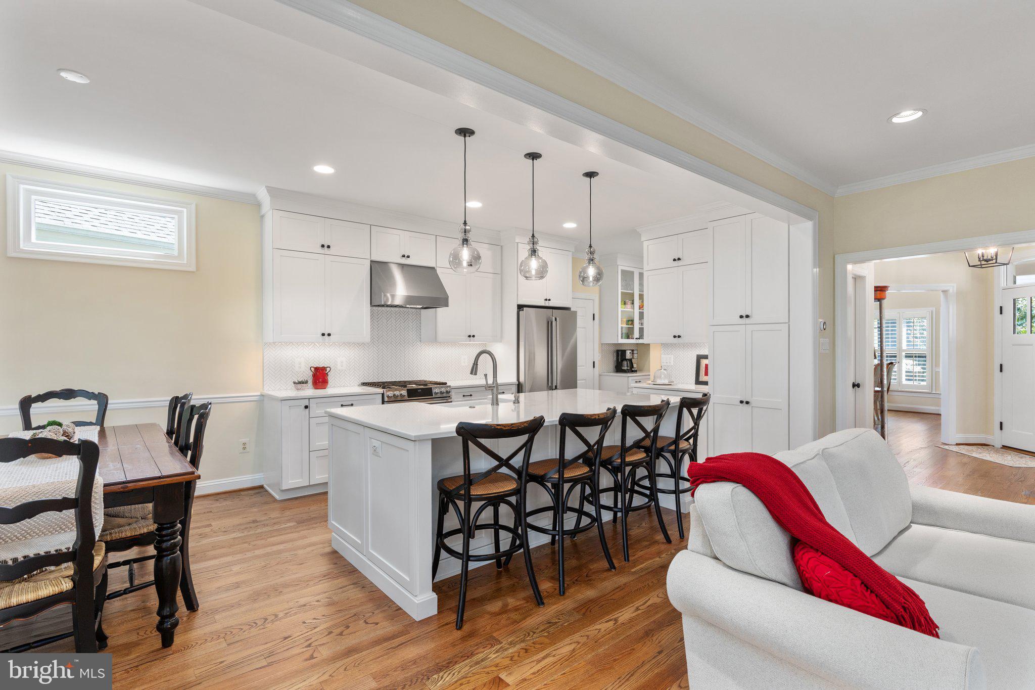 206 Andover Ct NE