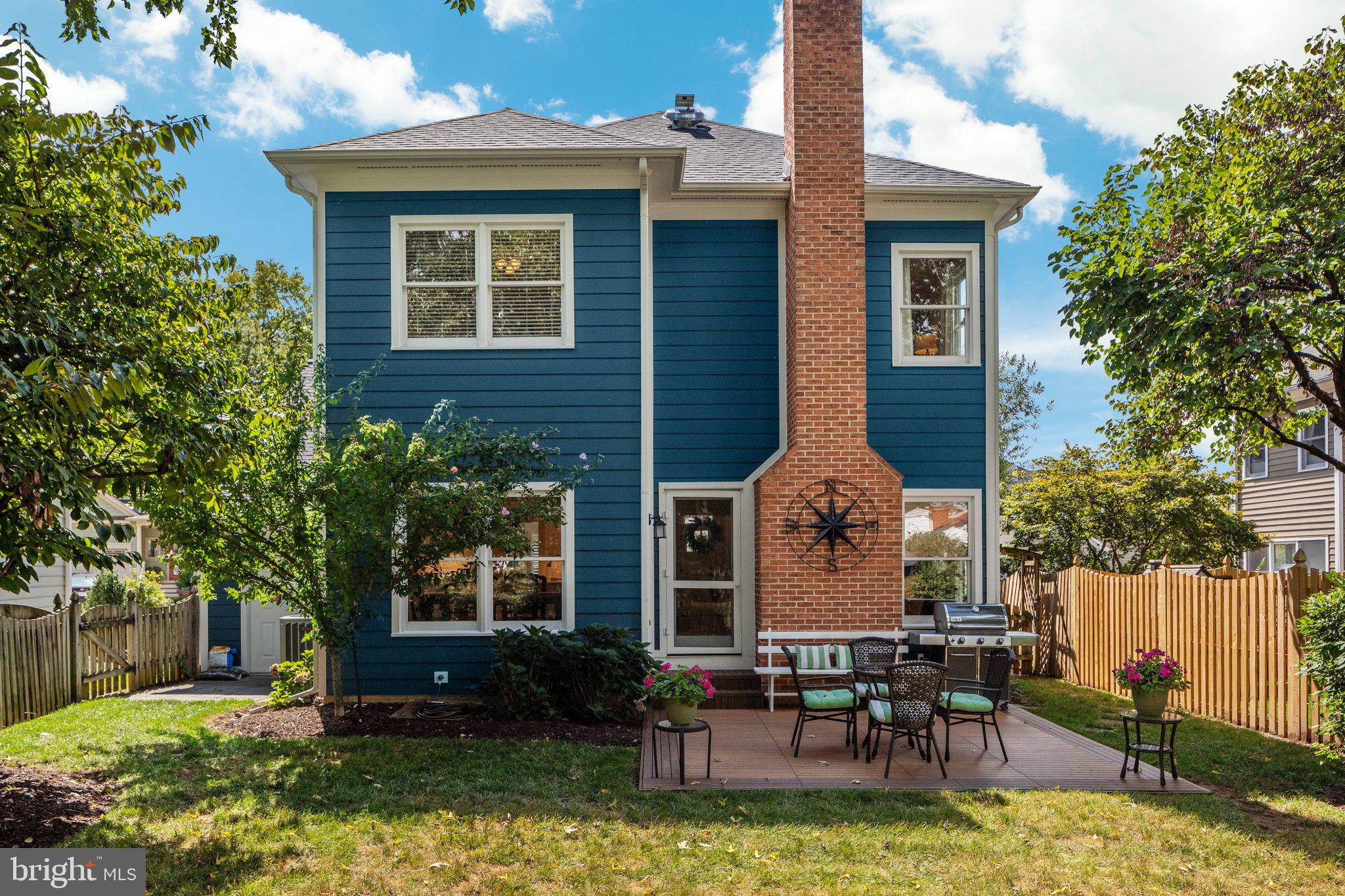 206 Andover Ct NE