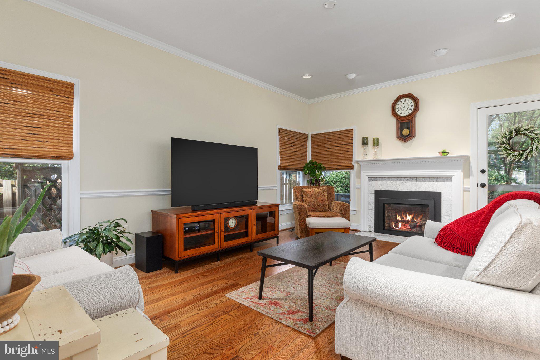 206 Andover Ct NE