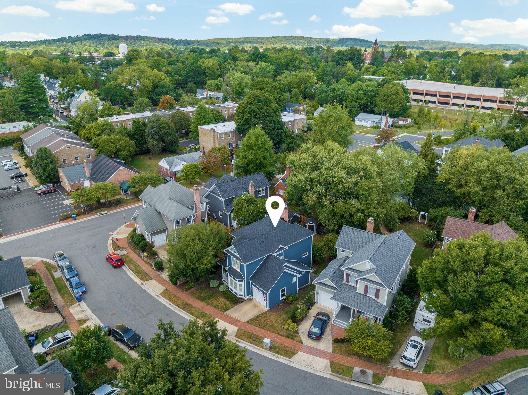 206 Andover Ct NE