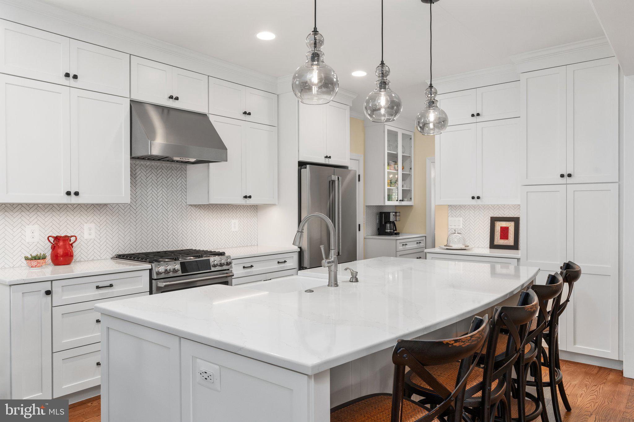 206 Andover Ct NE