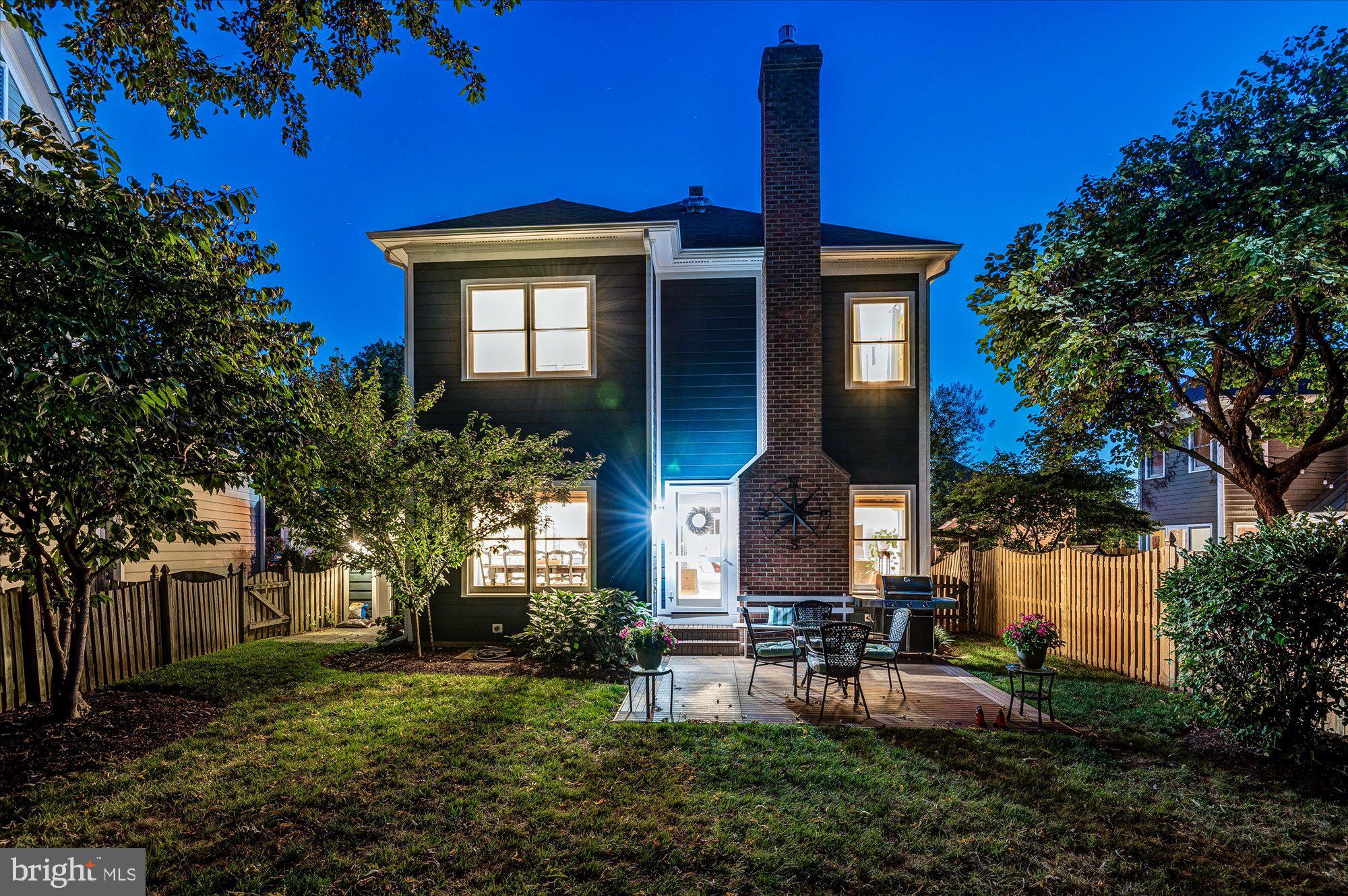 206 Andover Ct NE