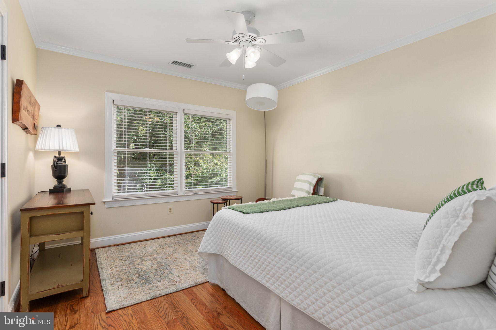 206 Andover Ct NE