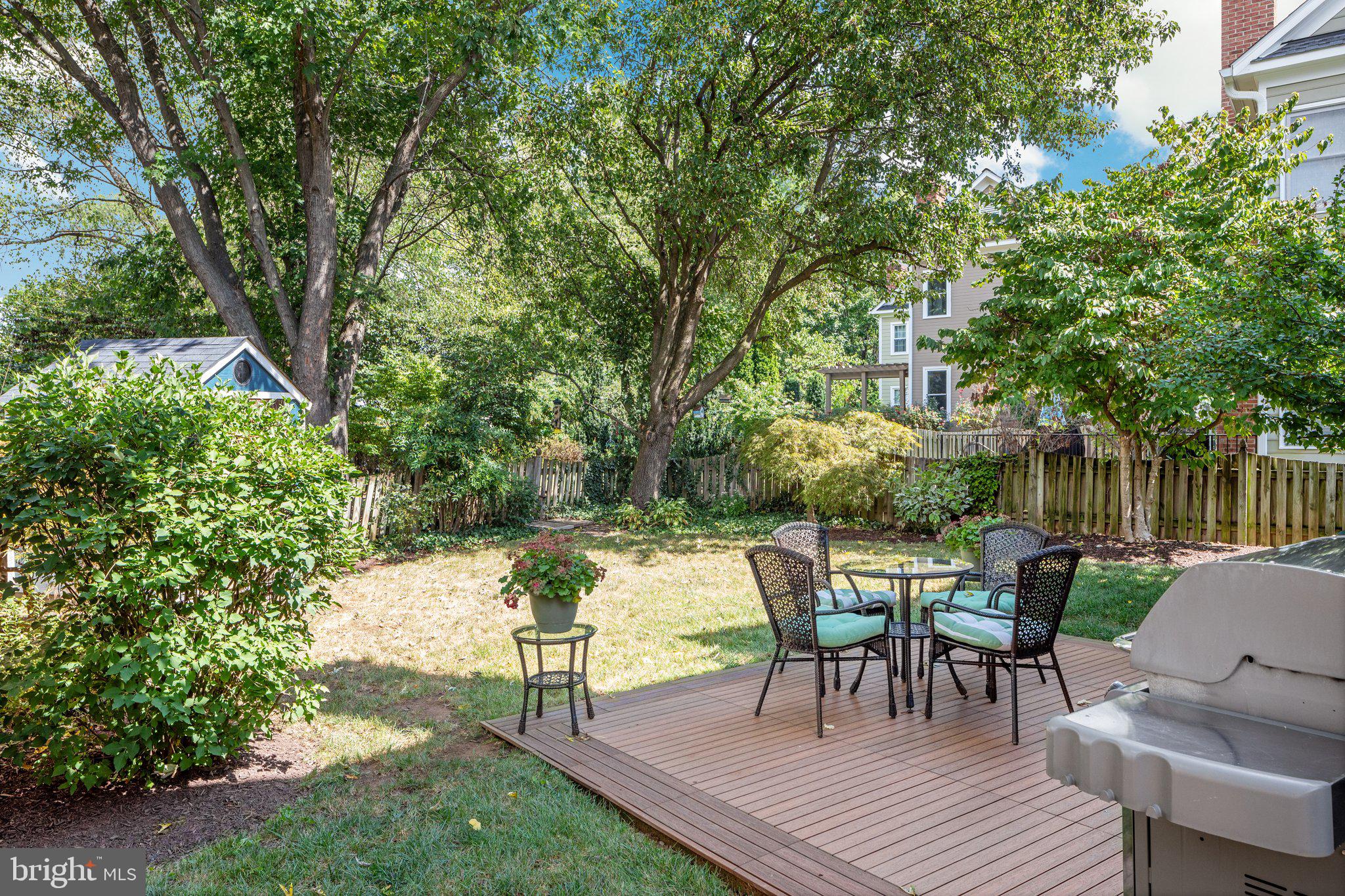 206 Andover Ct NE