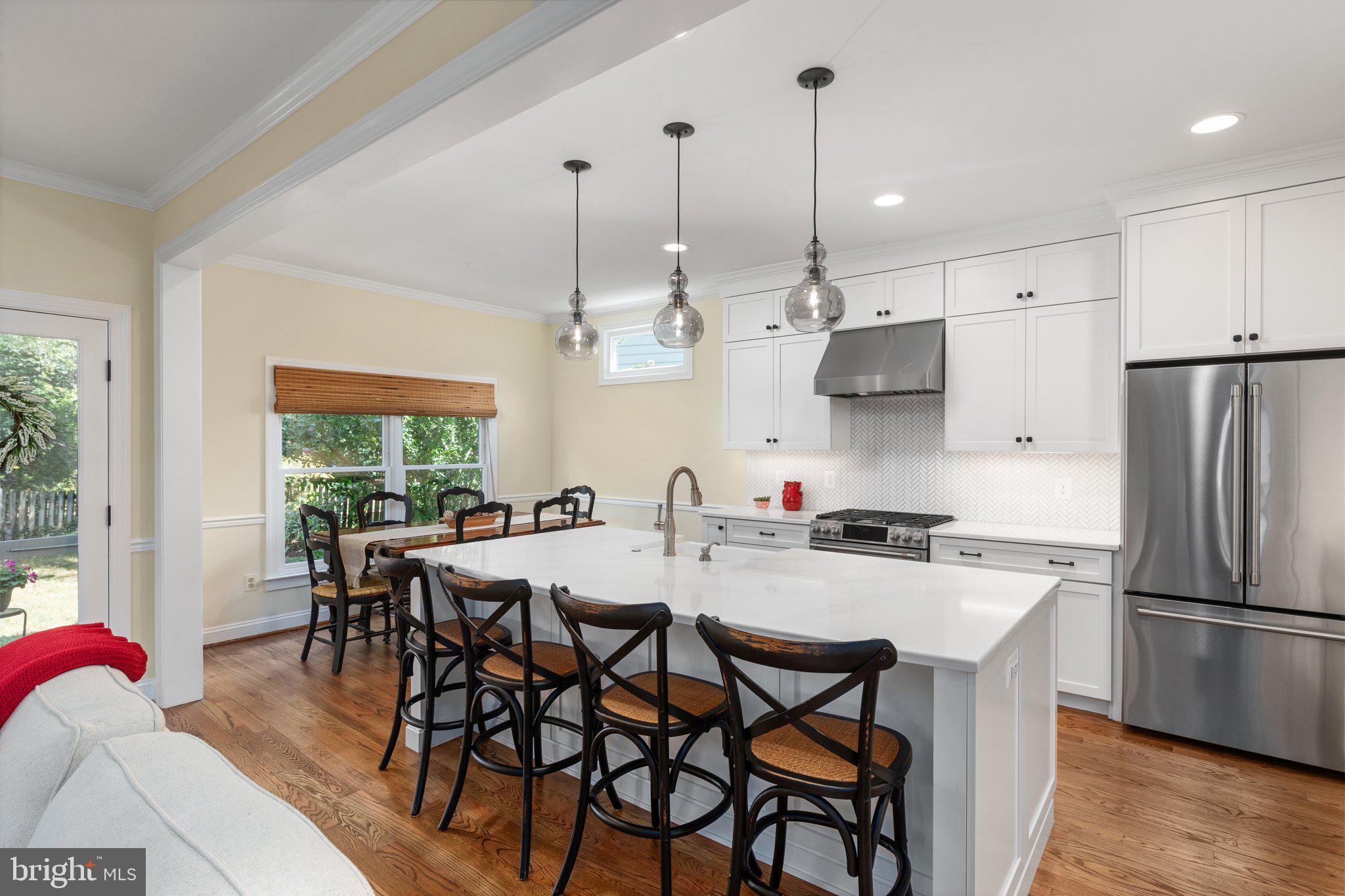 206 Andover Ct NE
