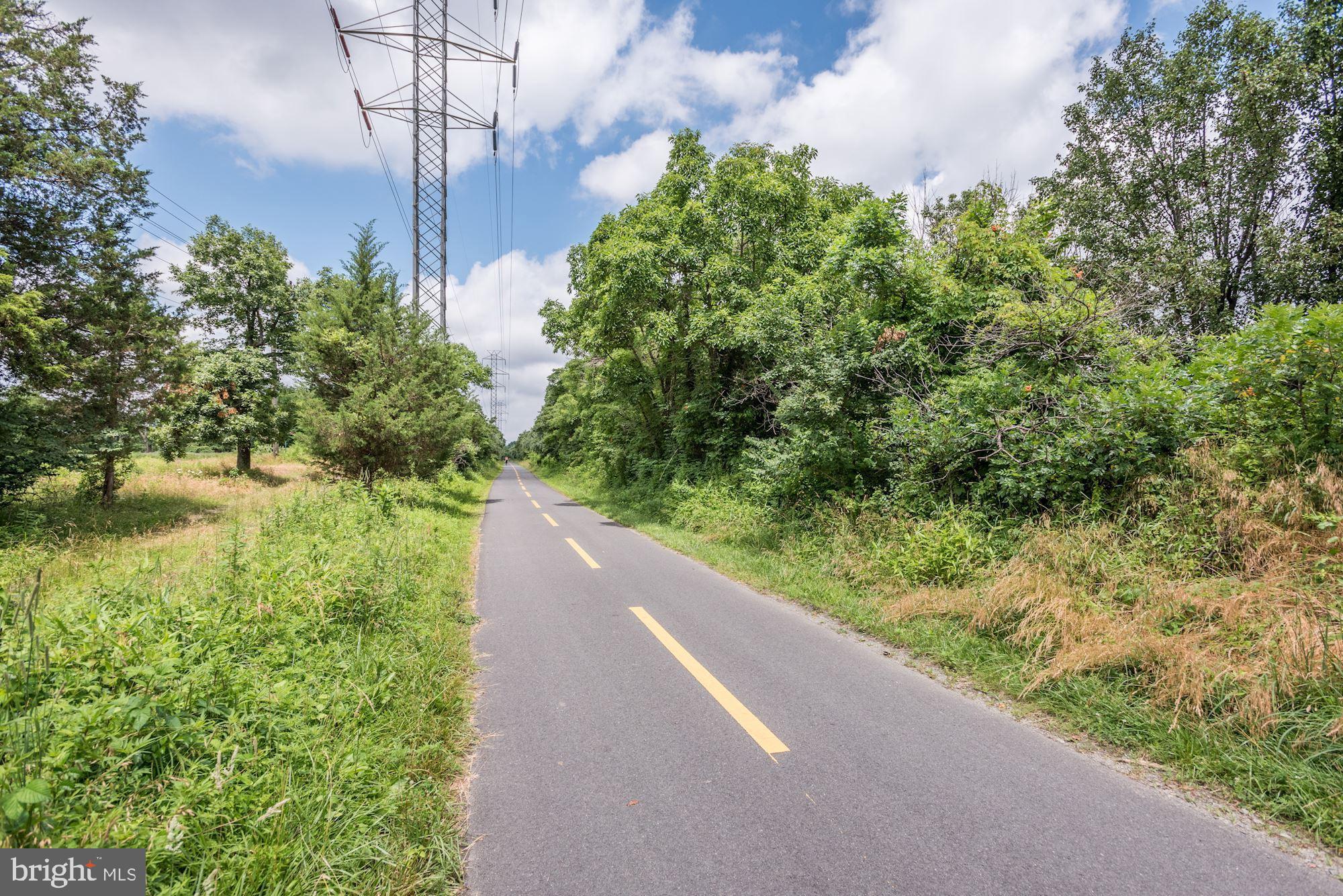 206 Andover Ct NE