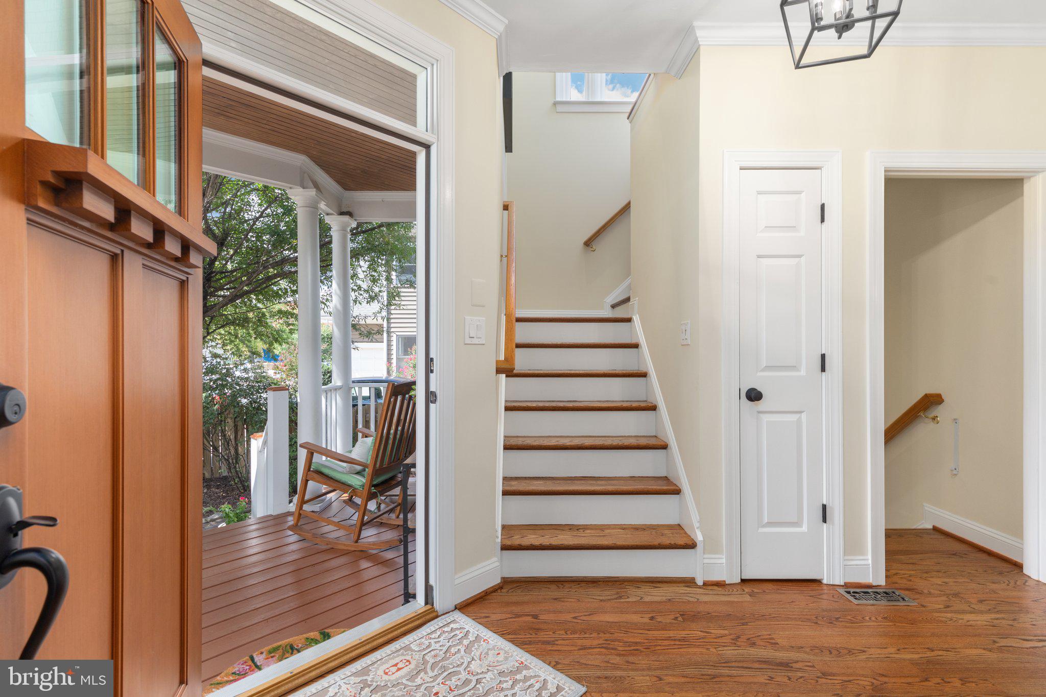 206 Andover Ct NE