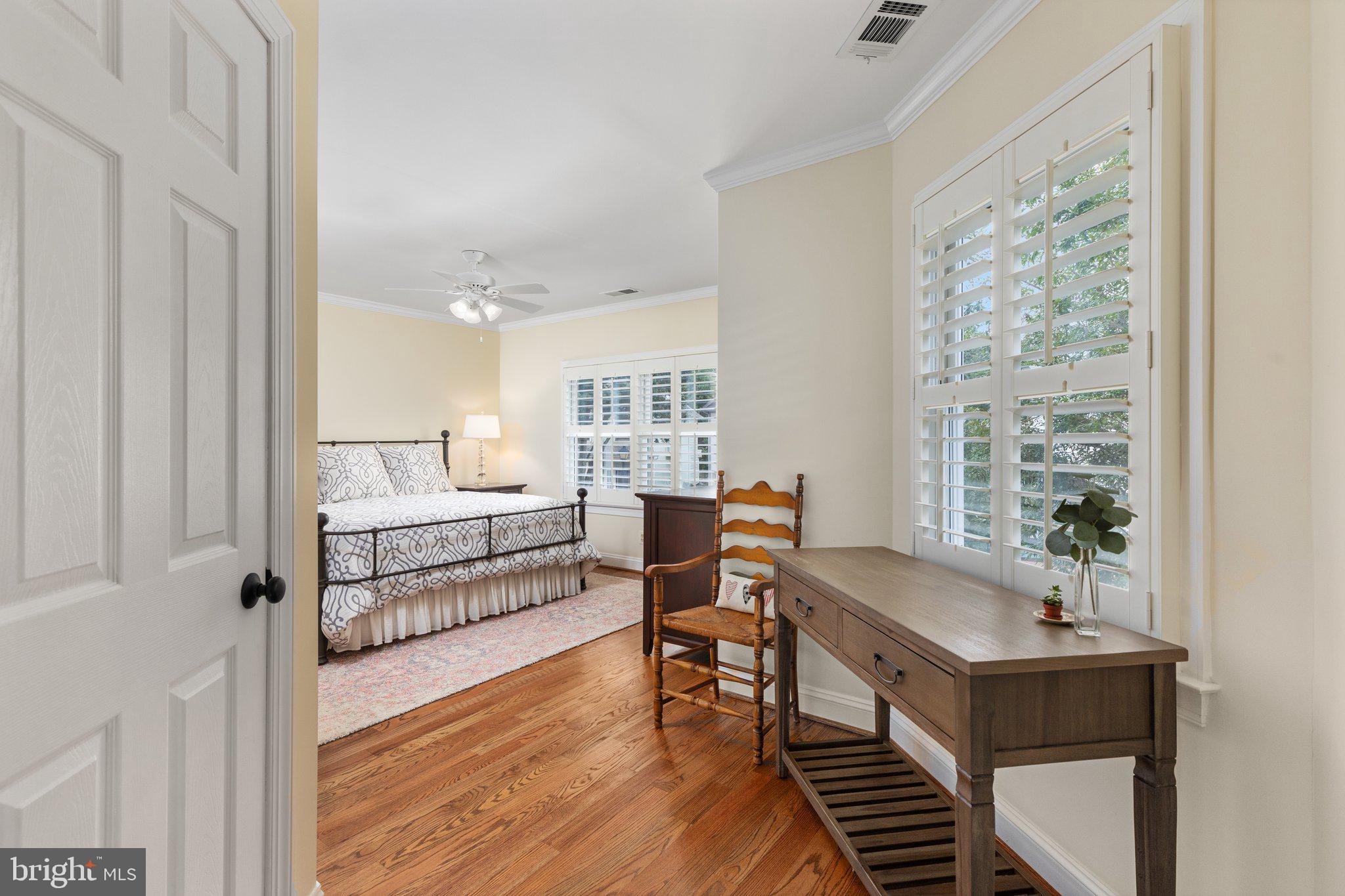 206 Andover Ct NE
