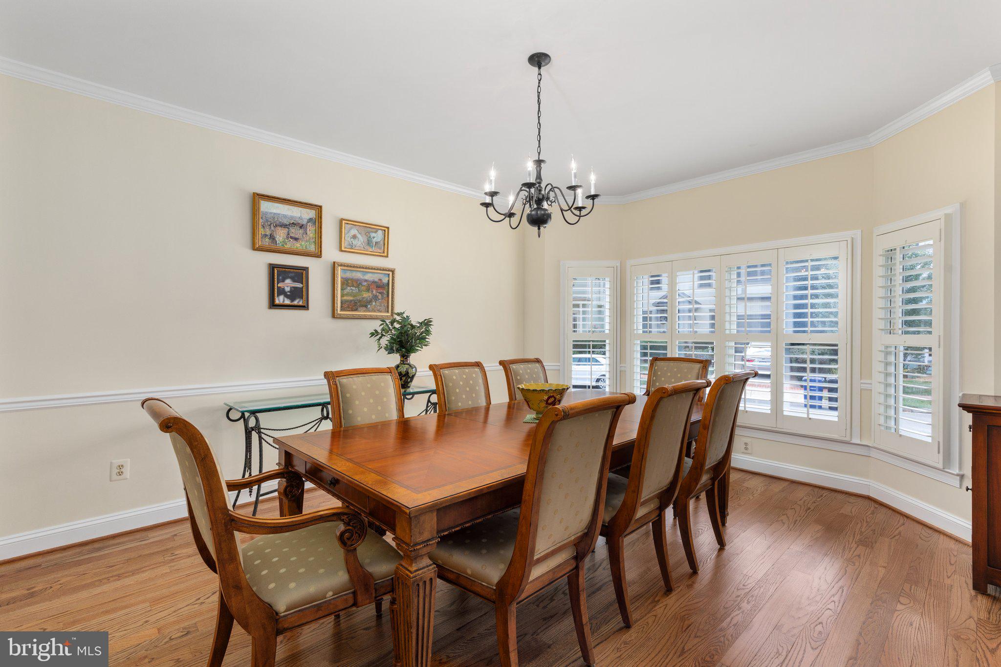 206 Andover Ct NE