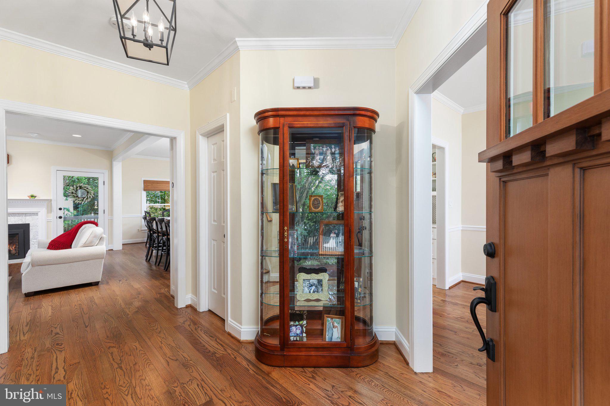 206 Andover Ct NE
