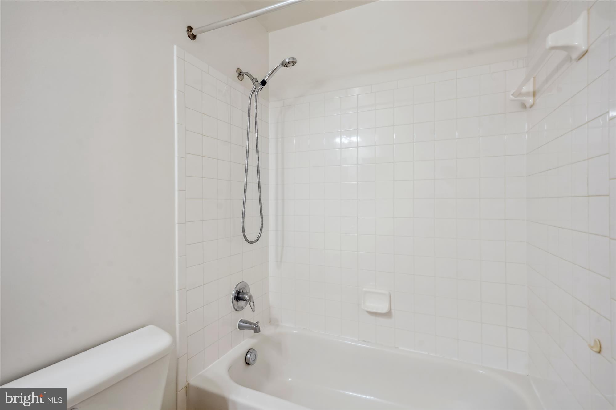 23076 Fontwell SQUARE