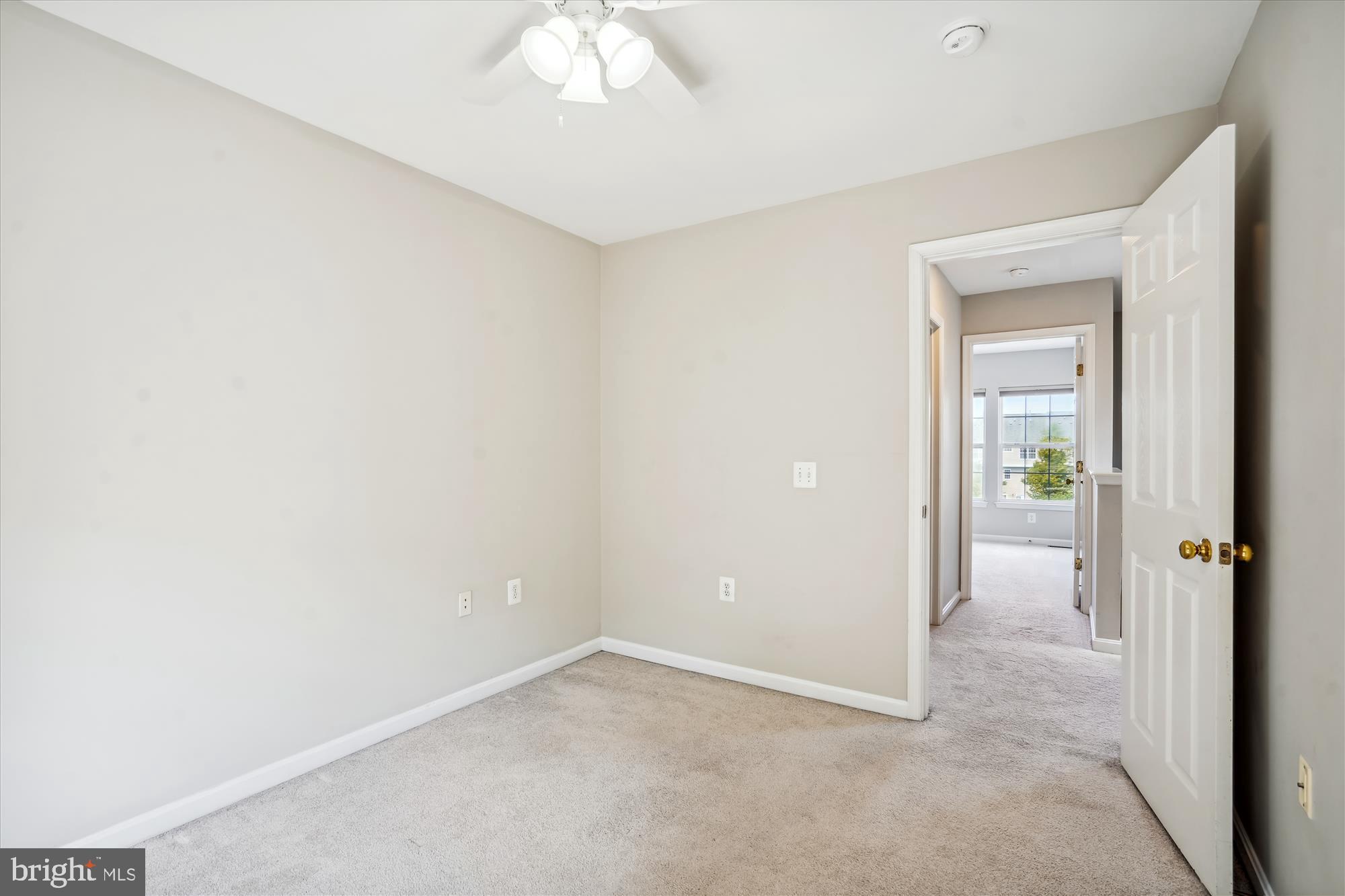 23076 Fontwell SQUARE