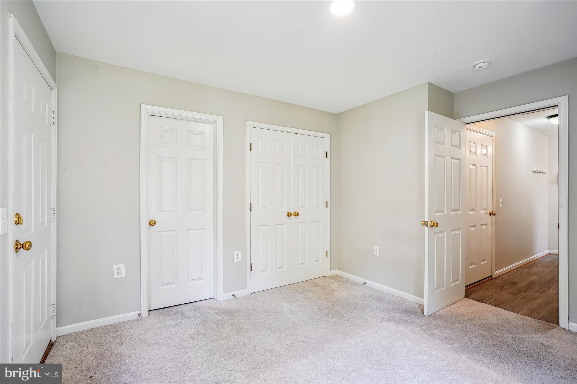 23076 Fontwell SQUARE