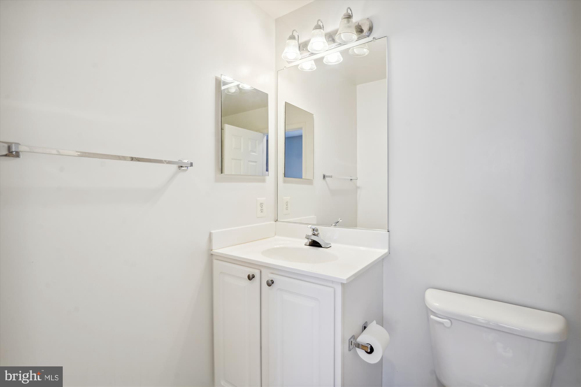 23076 Fontwell SQUARE