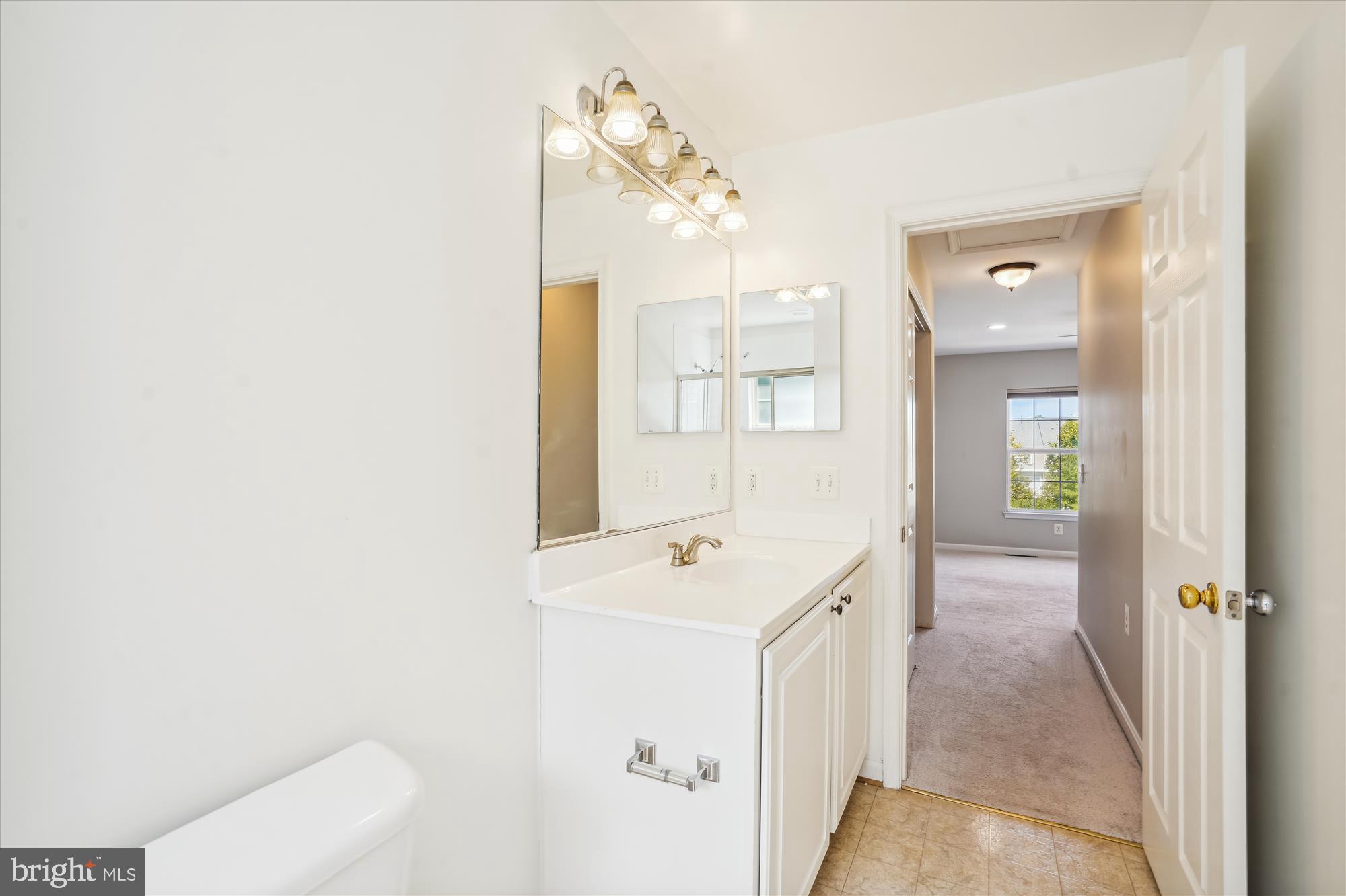 23076 Fontwell SQUARE