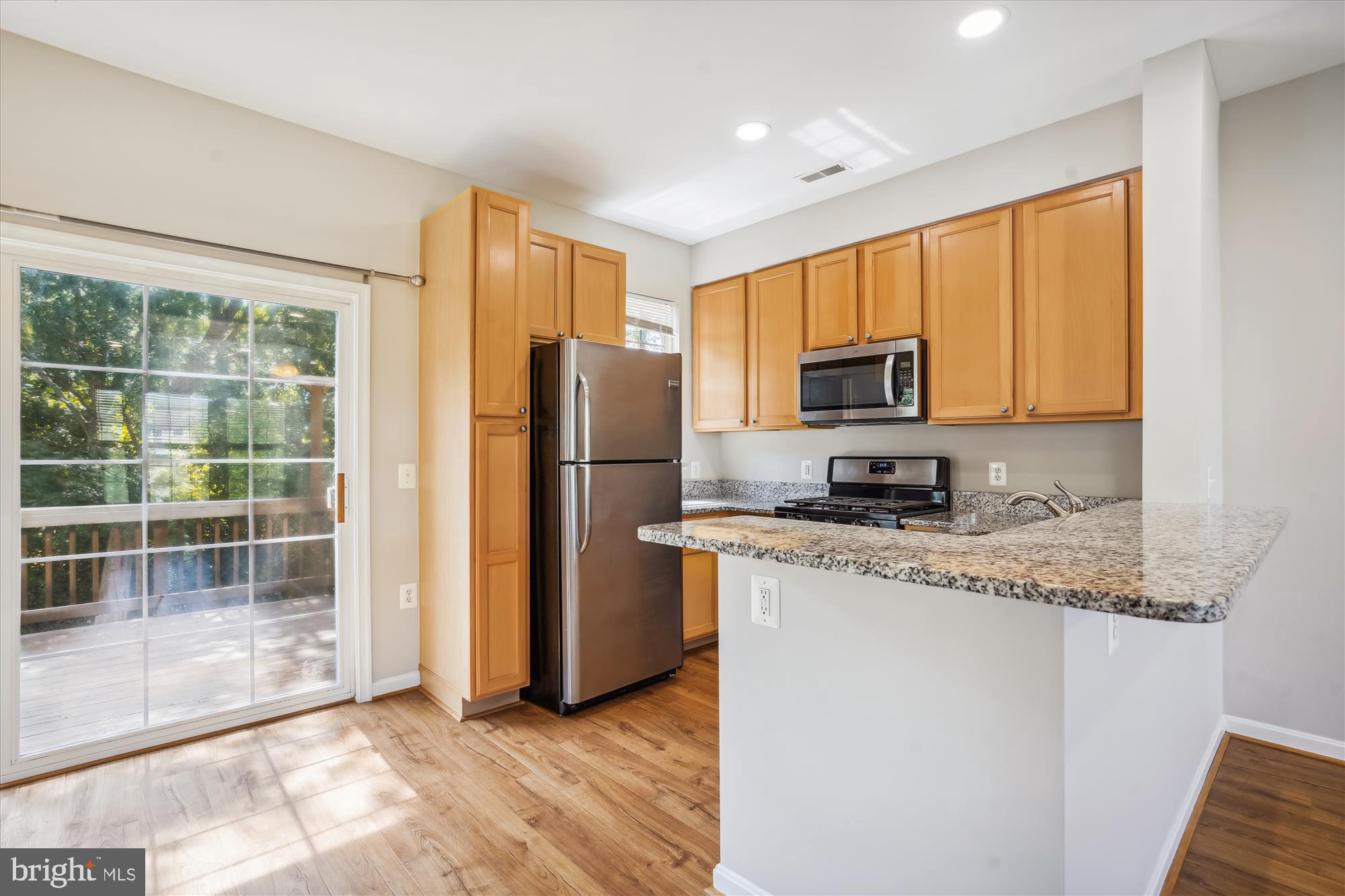 23076 Fontwell SQUARE