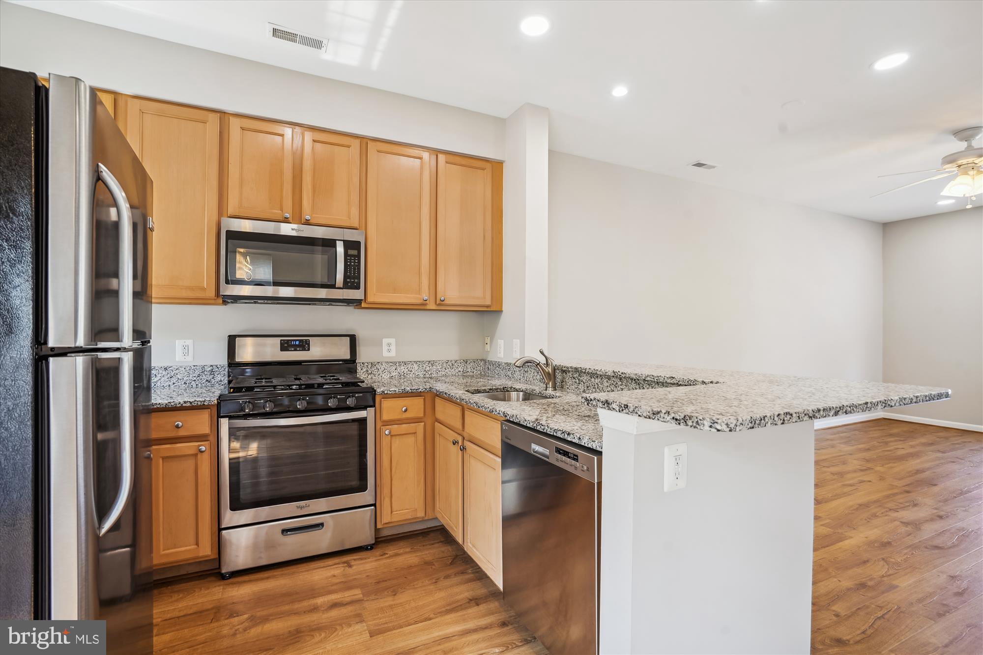 23076 Fontwell SQUARE
