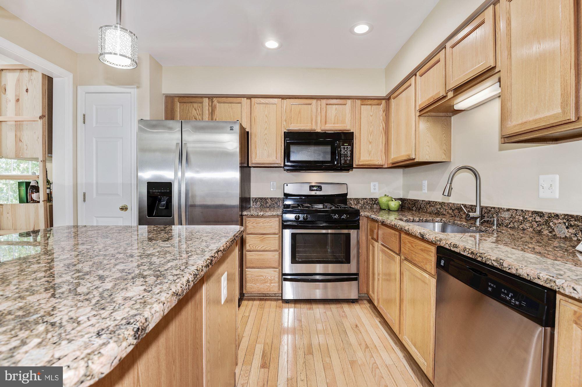 23017 Potomac Hill SQUARE