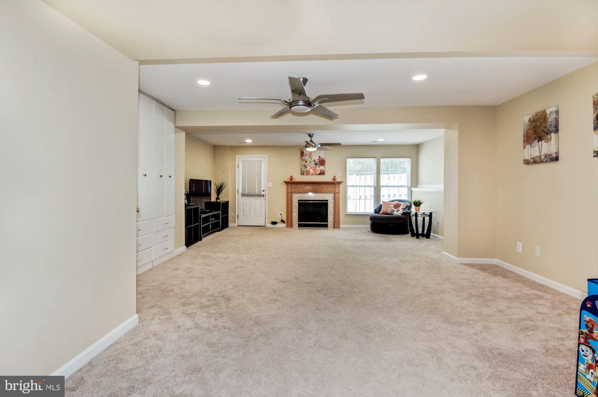 23017 Potomac Hill SQUARE