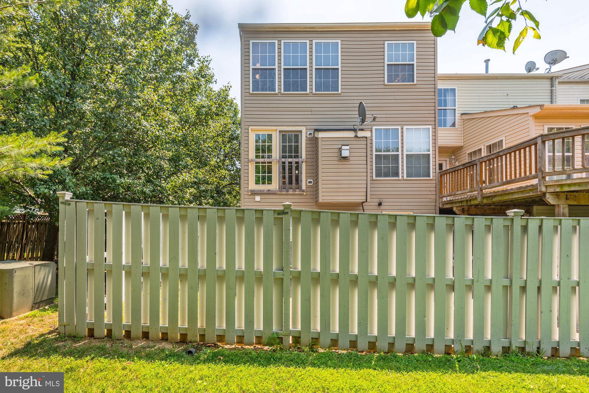 23017 Potomac Hill SQUARE