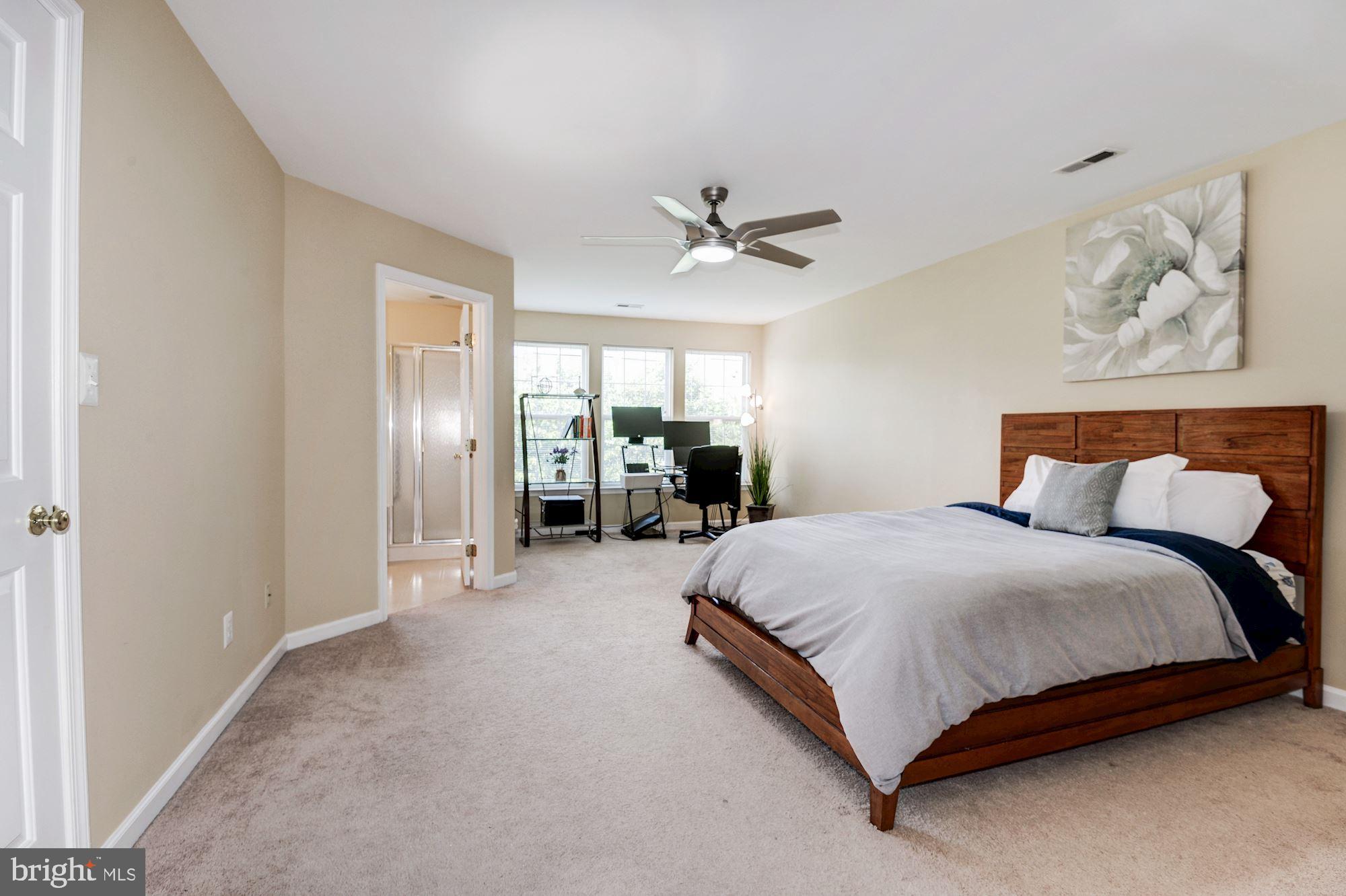 23017 Potomac Hill SQUARE