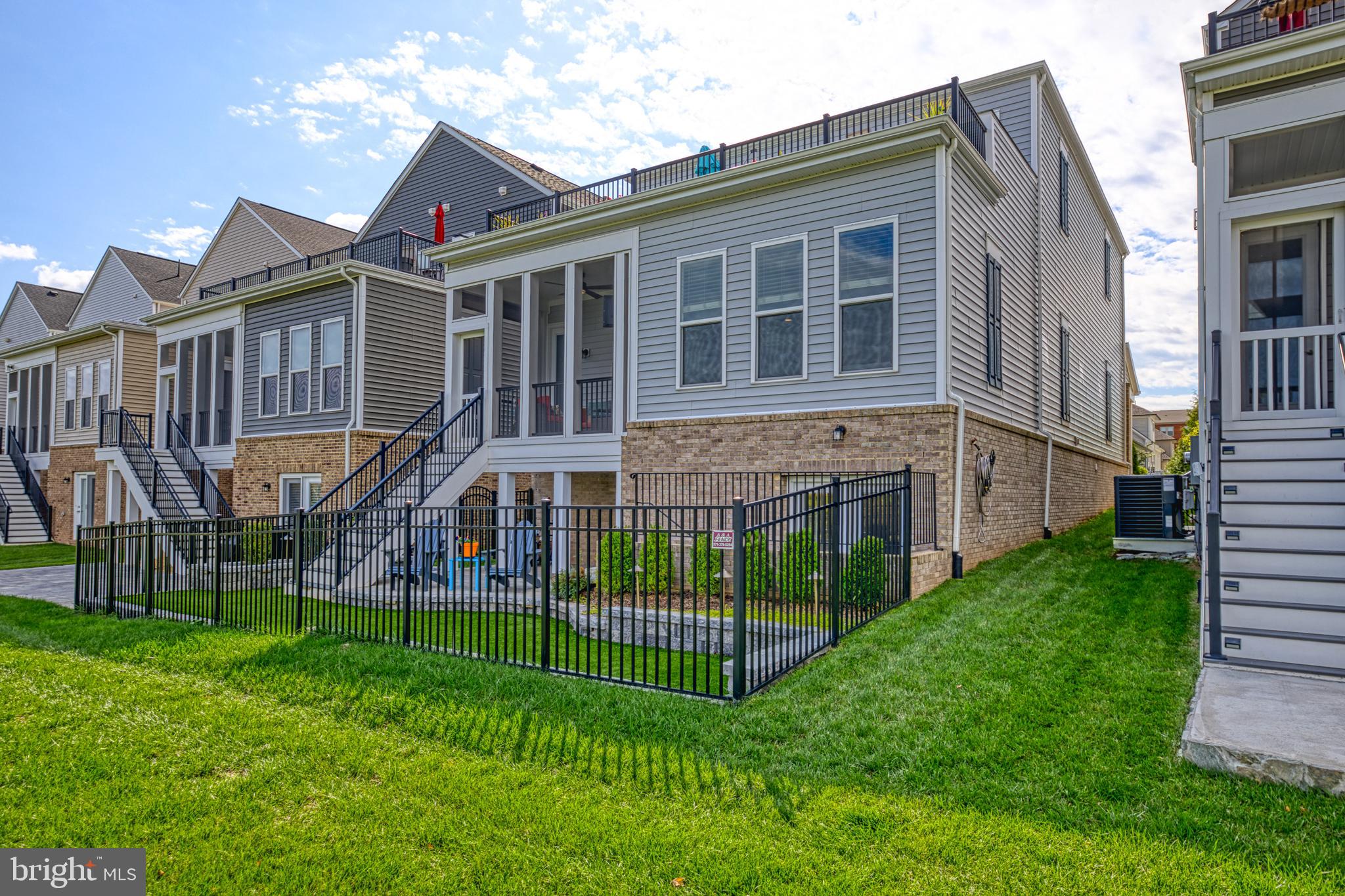 42858 Beaver Crossing SQUARE