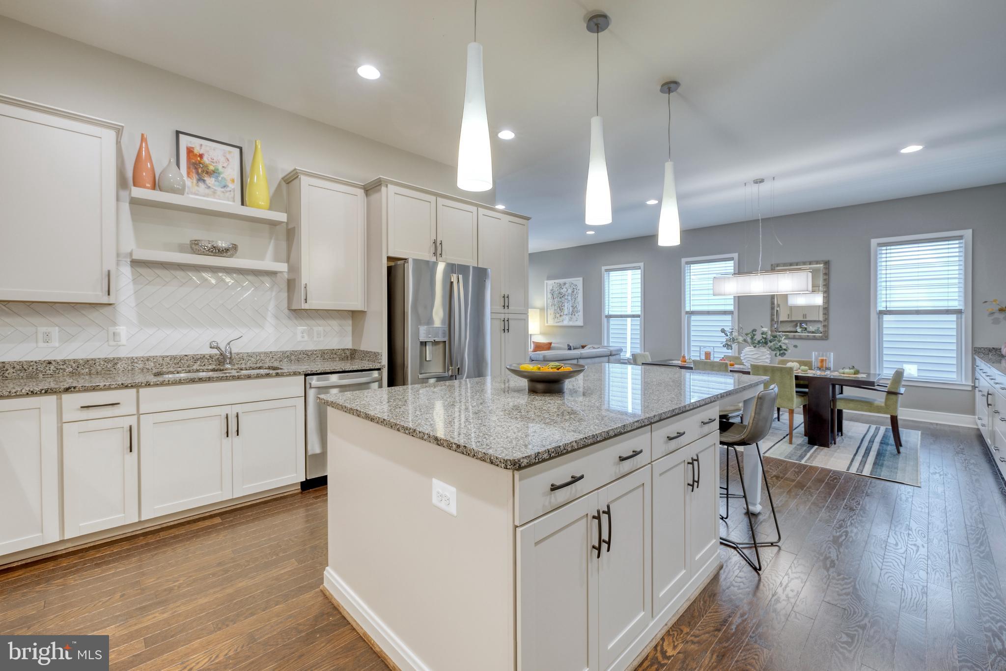 42858 Beaver Crossing SQUARE