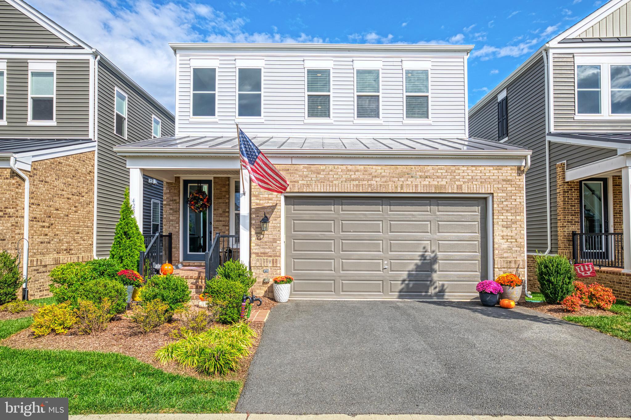 42858 Beaver Crossing SQUARE