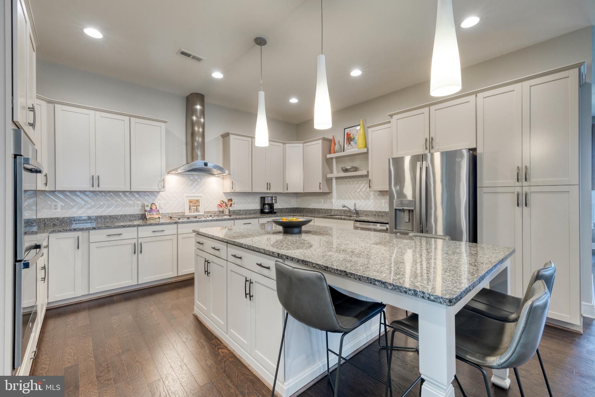 42858 Beaver Crossing SQUARE