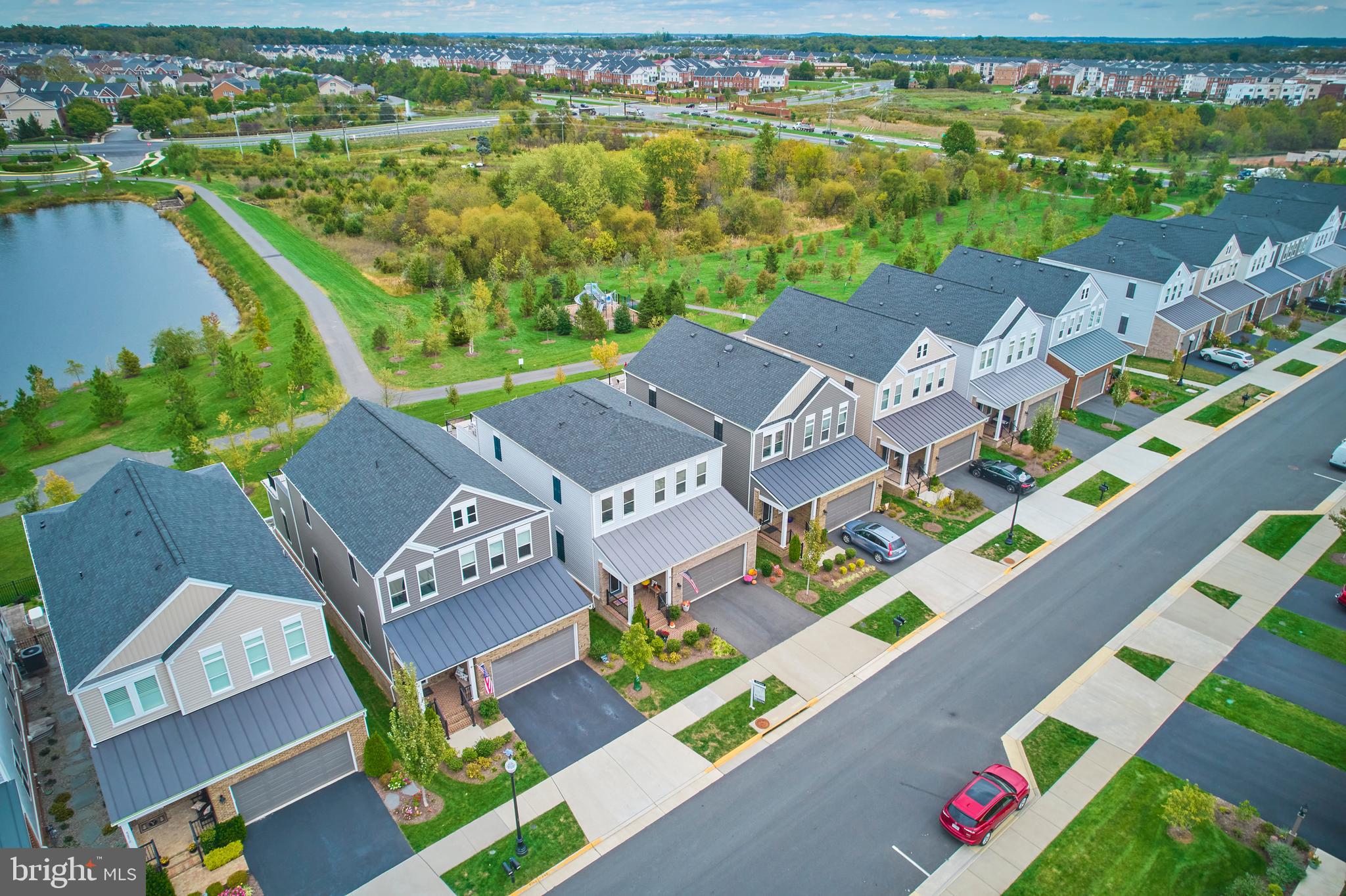 42858 Beaver Crossing SQUARE