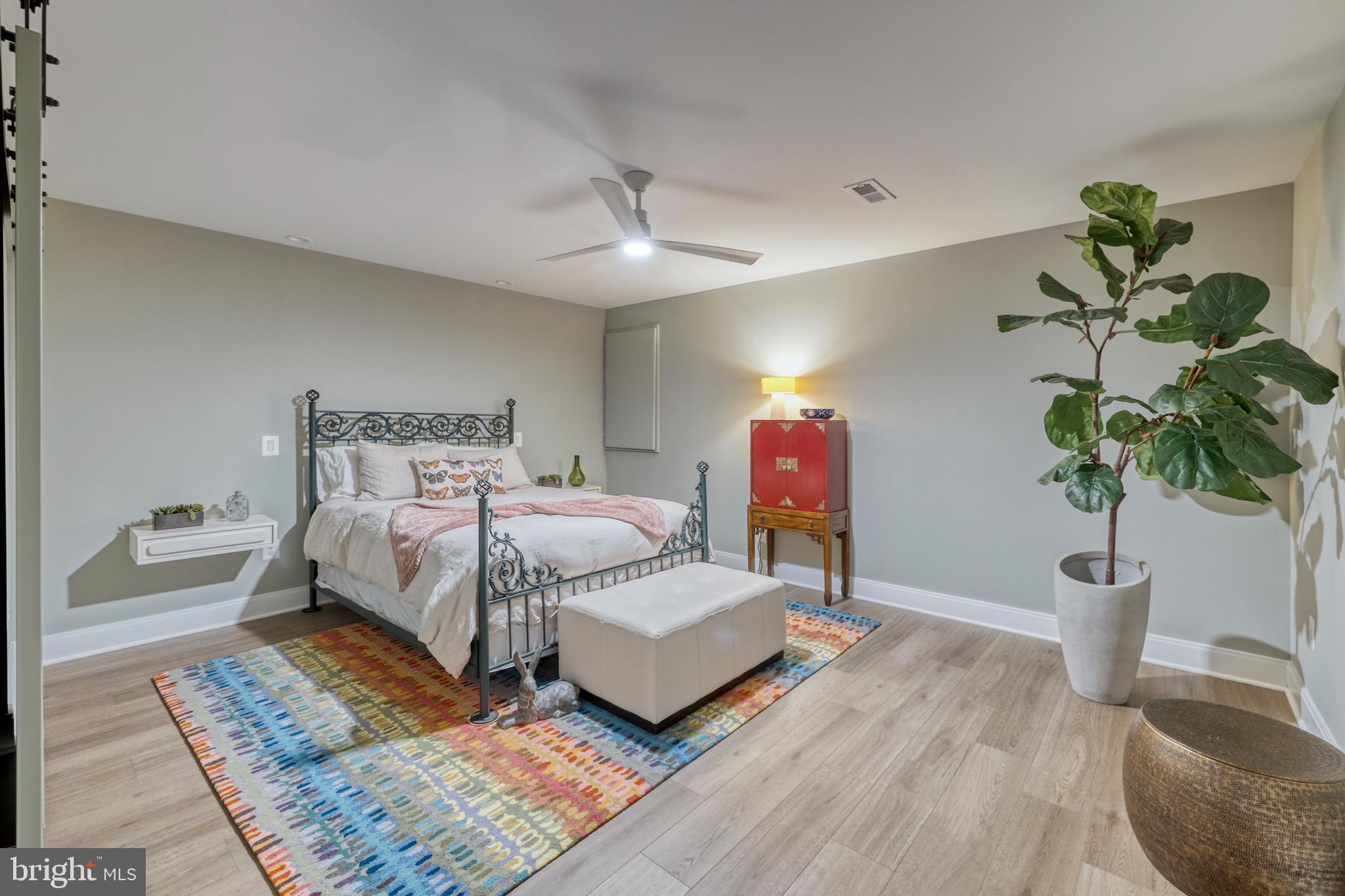 42858 Beaver Crossing SQUARE