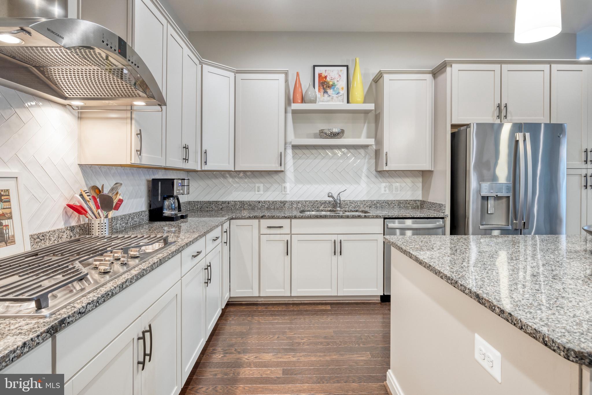 42858 Beaver Crossing SQUARE