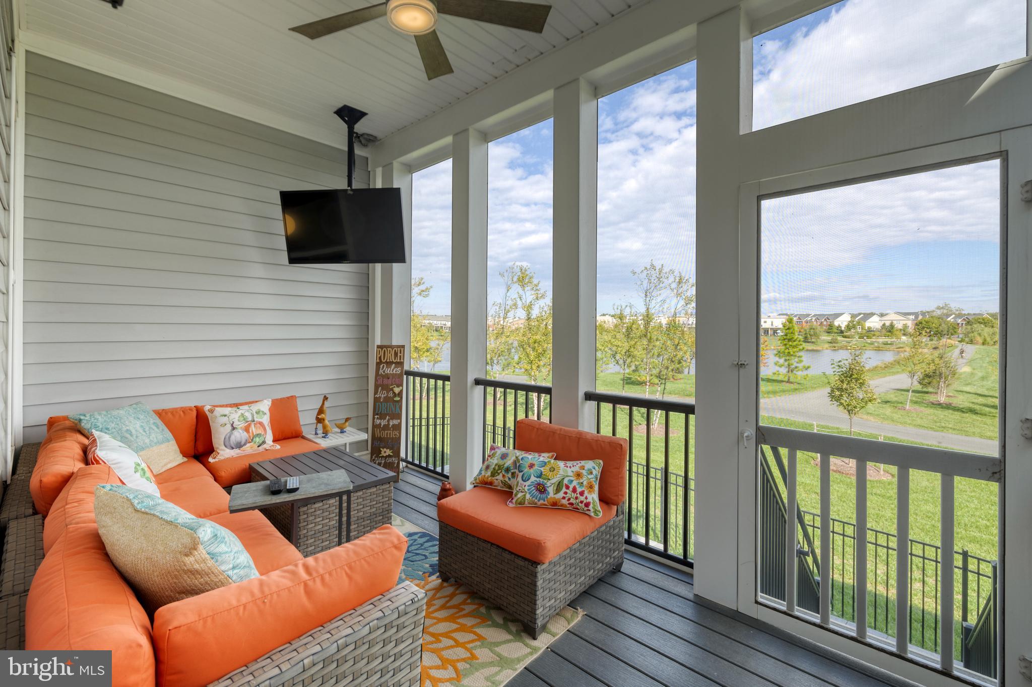 42858 Beaver Crossing SQUARE