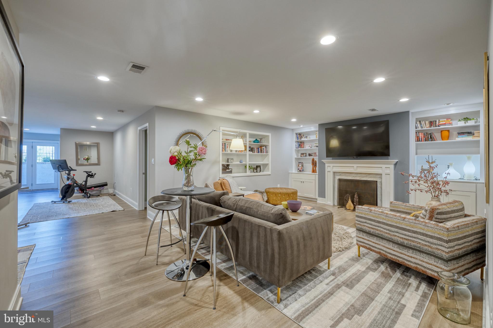 42858 Beaver Crossing SQUARE