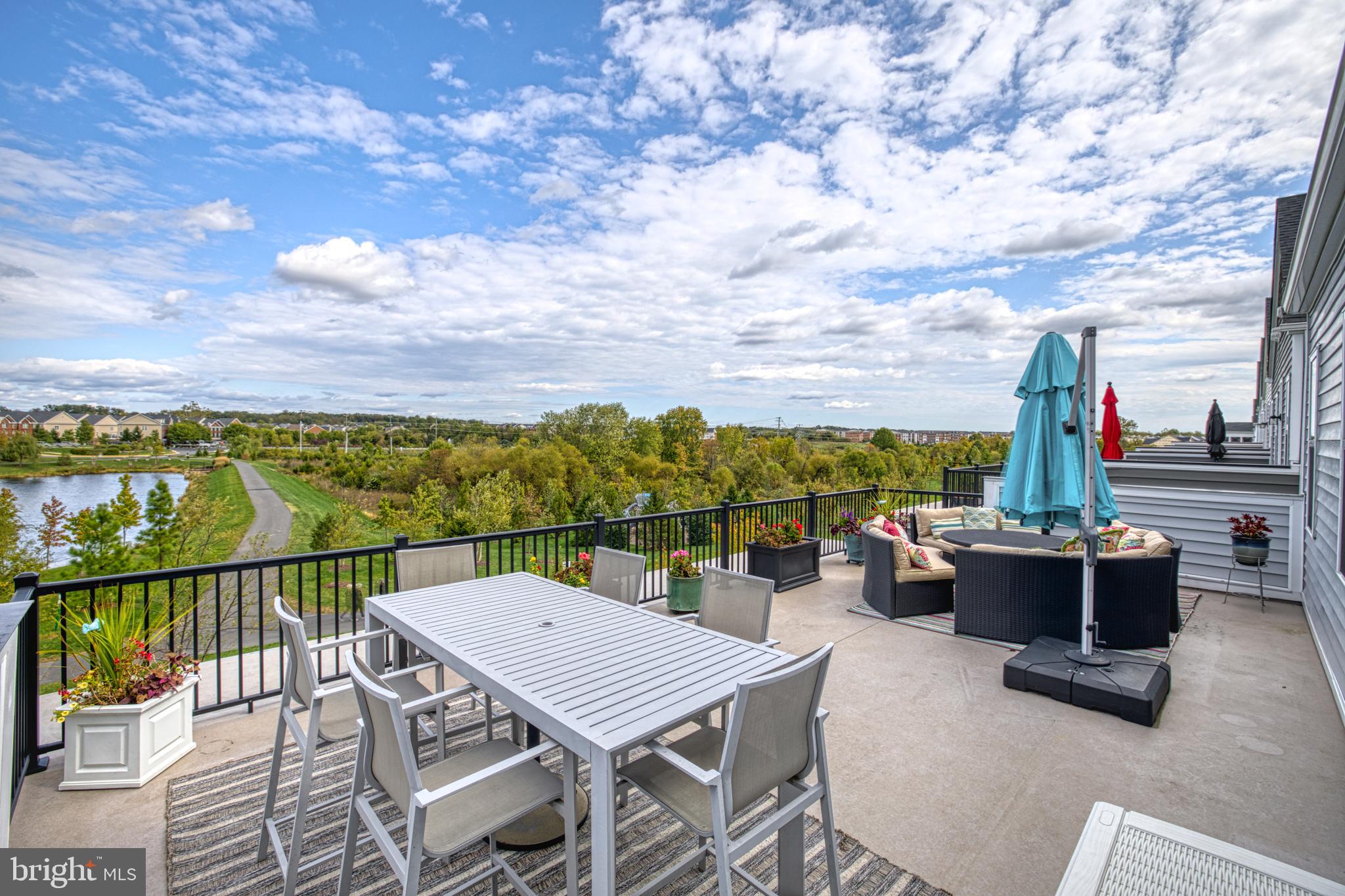 42858 Beaver Crossing SQUARE