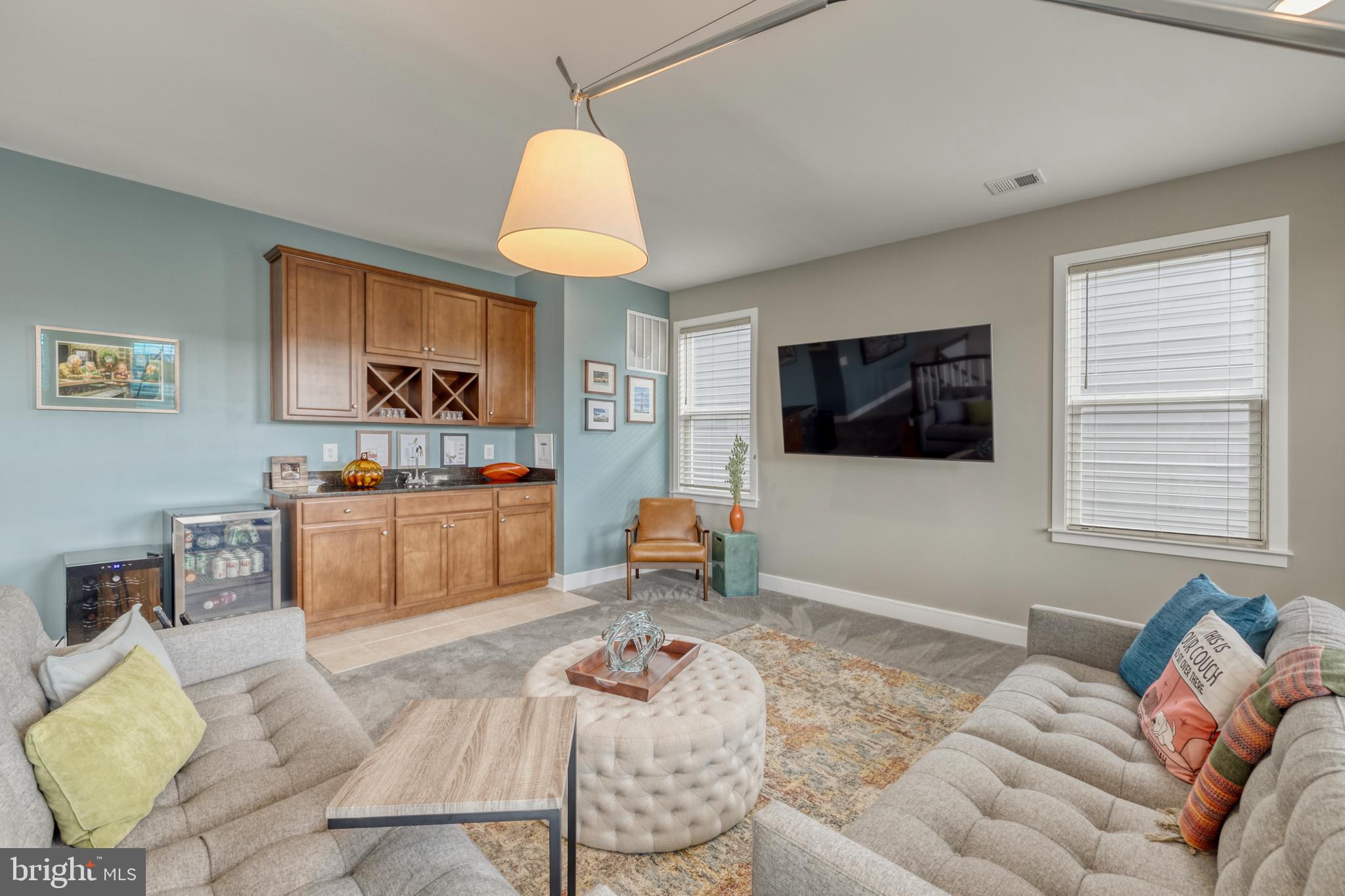 42858 Beaver Crossing SQUARE
