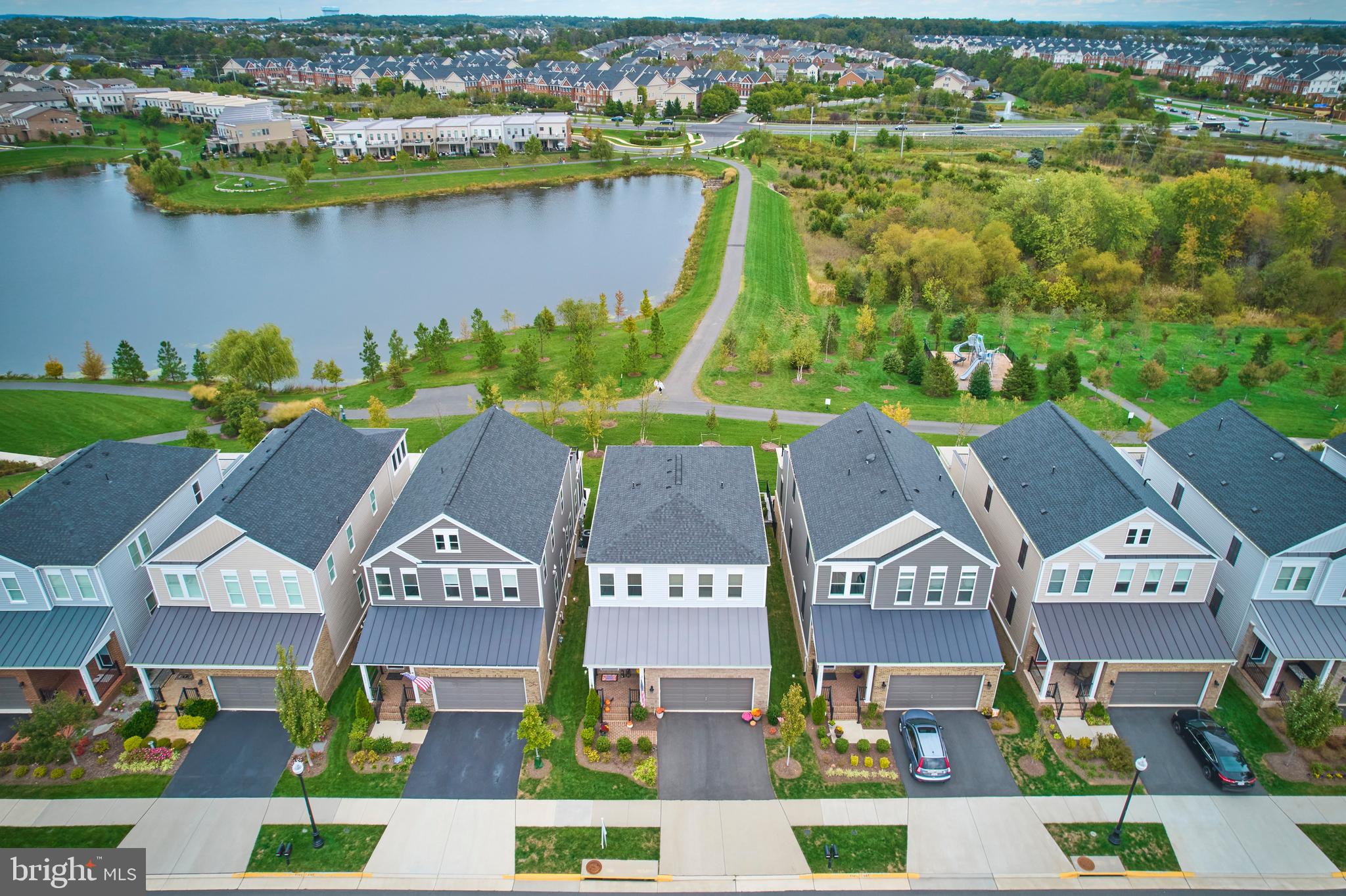 42858 Beaver Crossing SQUARE