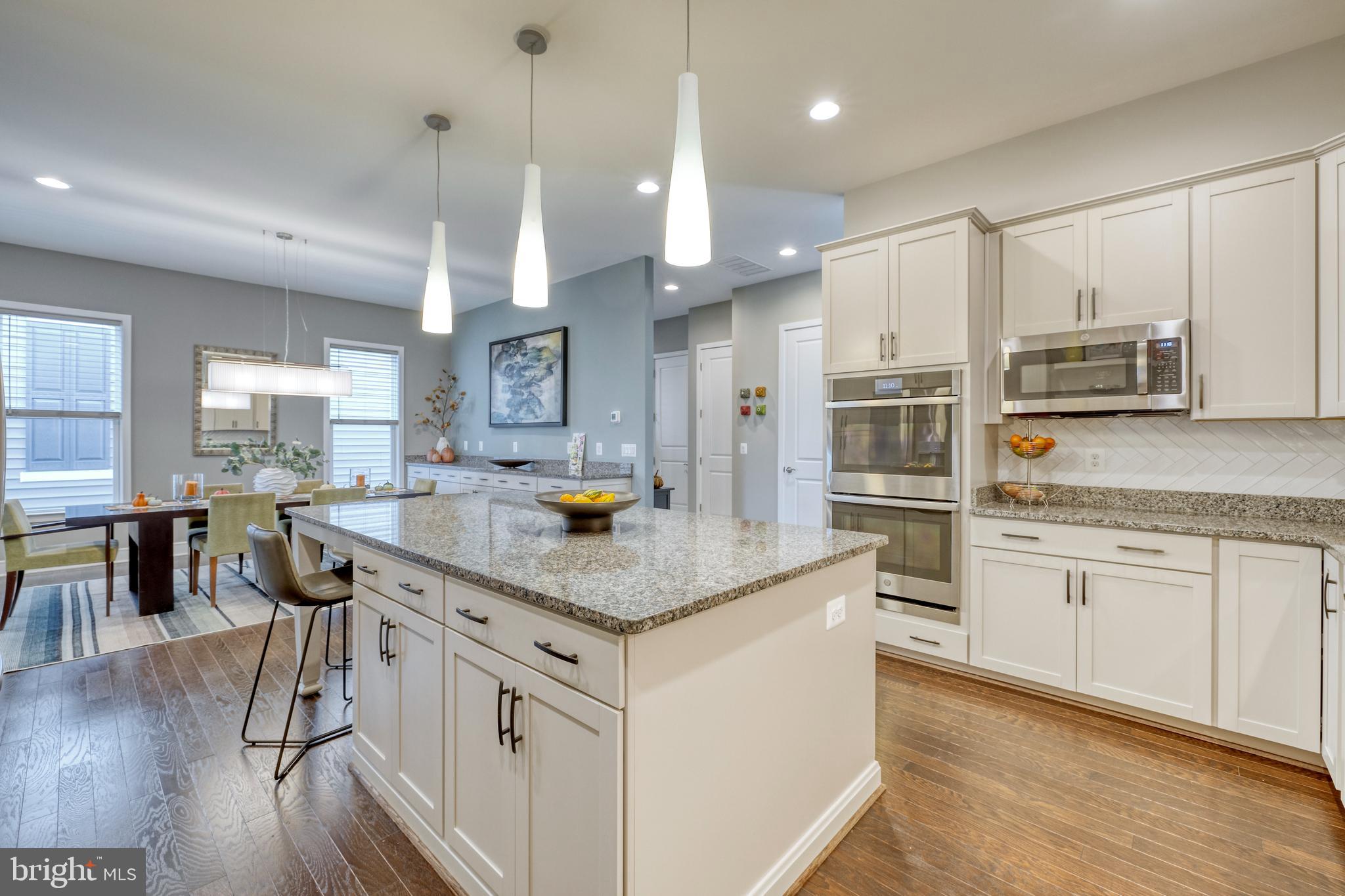 42858 Beaver Crossing SQUARE