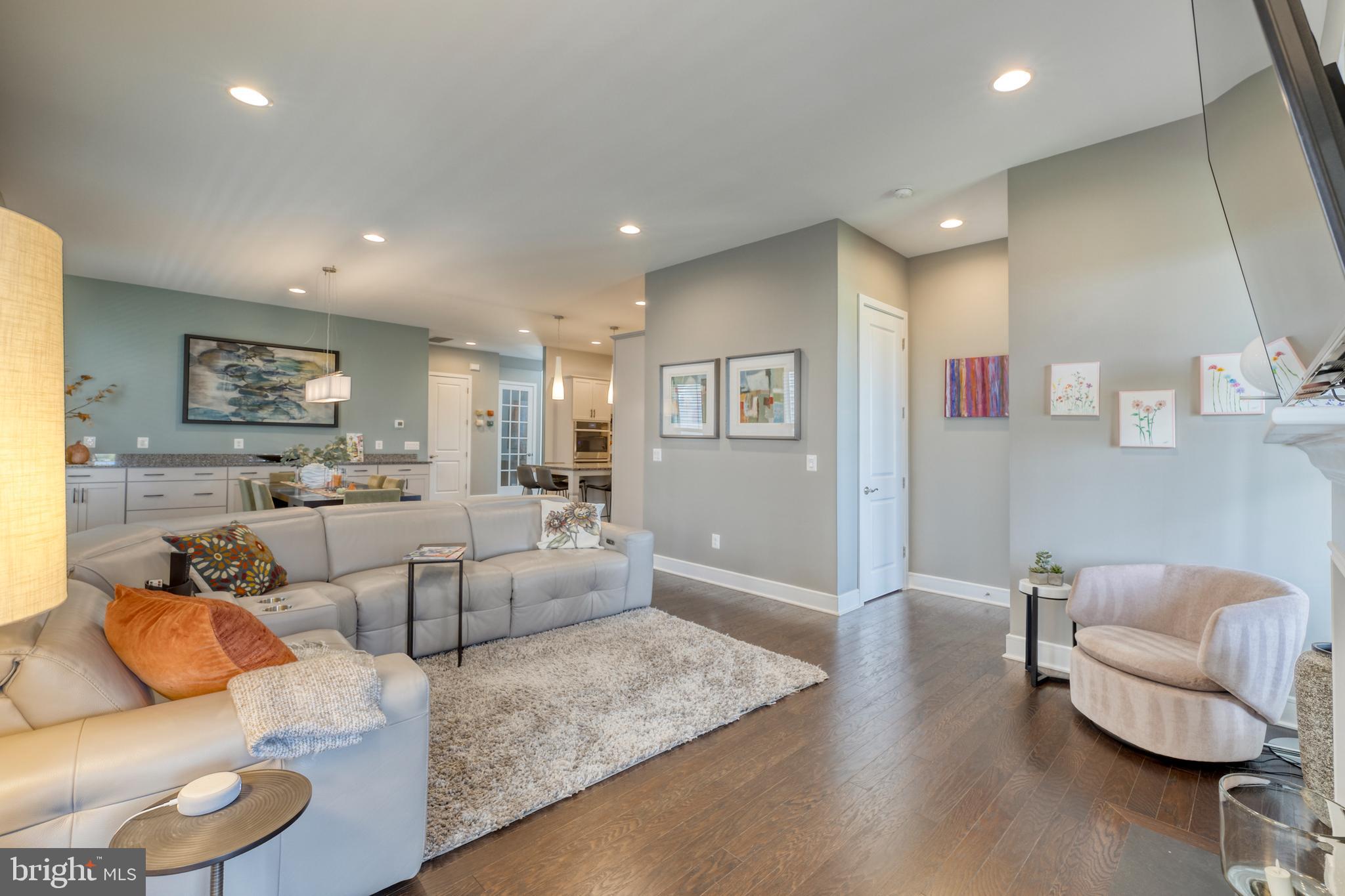 42858 Beaver Crossing SQUARE