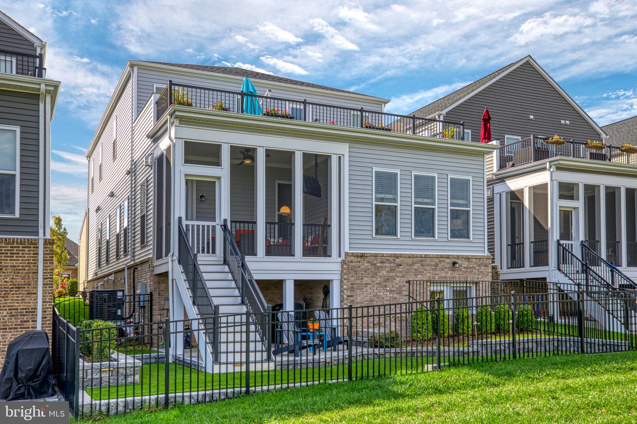 42858 Beaver Crossing SQUARE