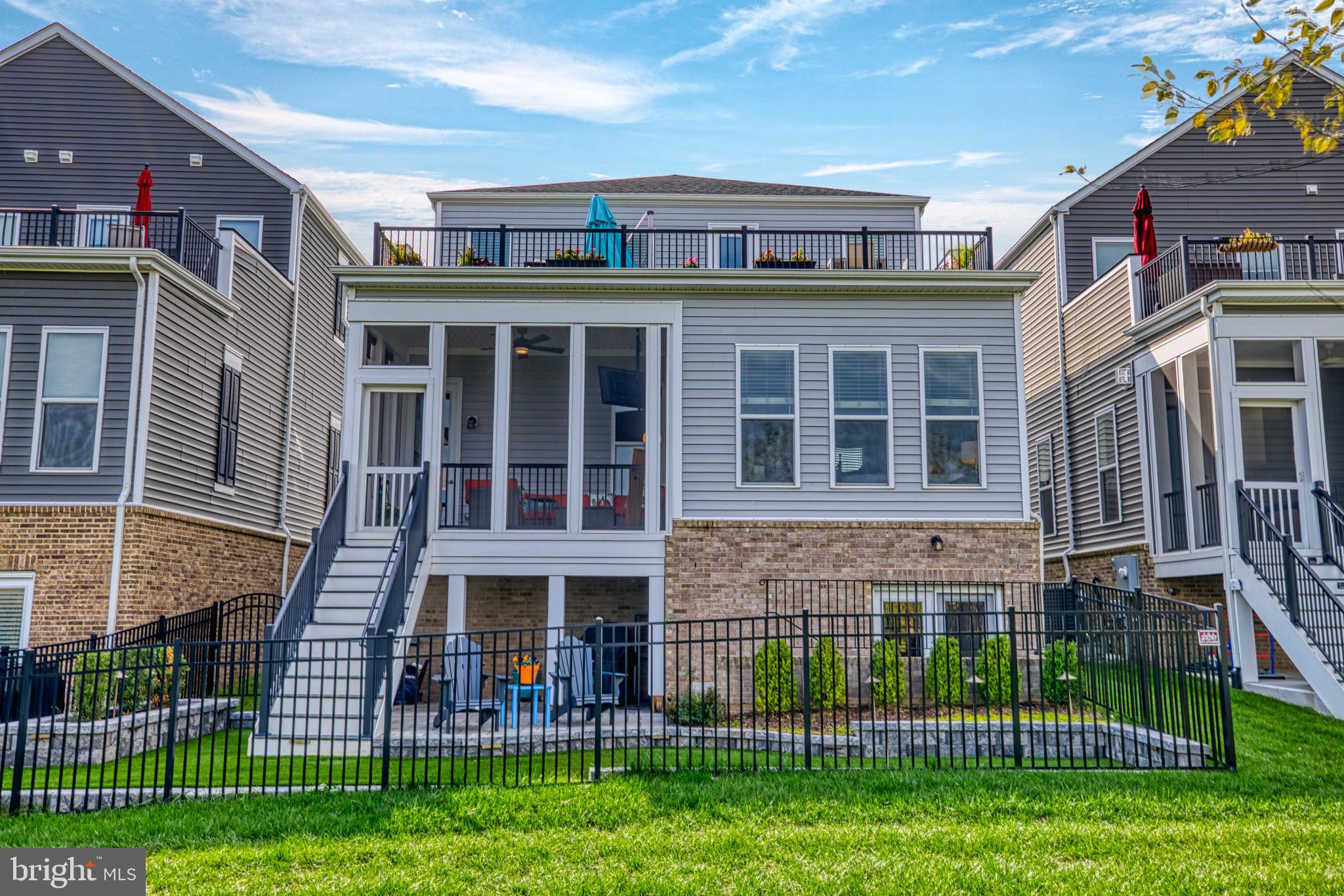 42858 Beaver Crossing SQUARE