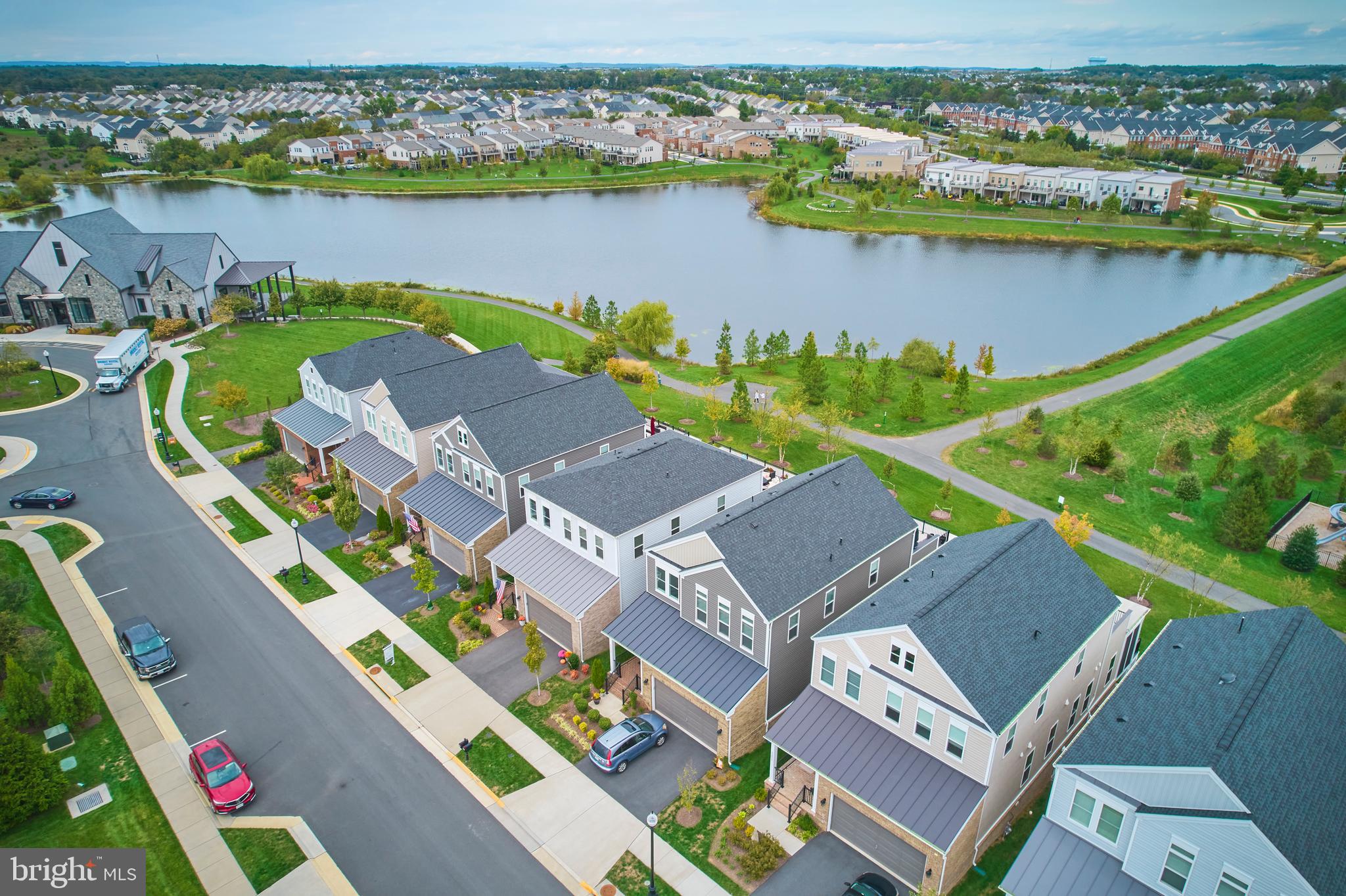 42858 Beaver Crossing SQUARE
